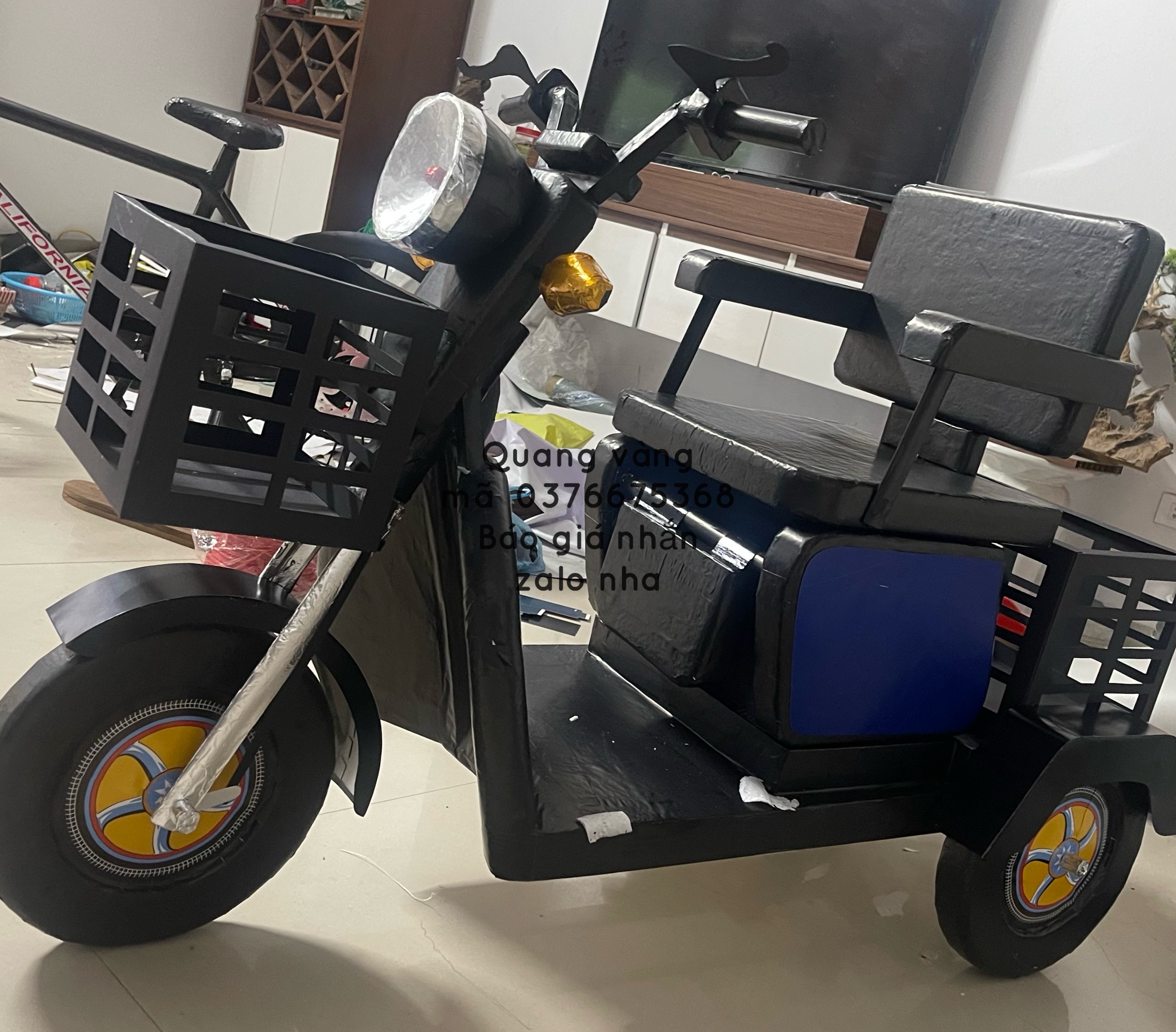 Xe ba bánh điện màu đen xanh