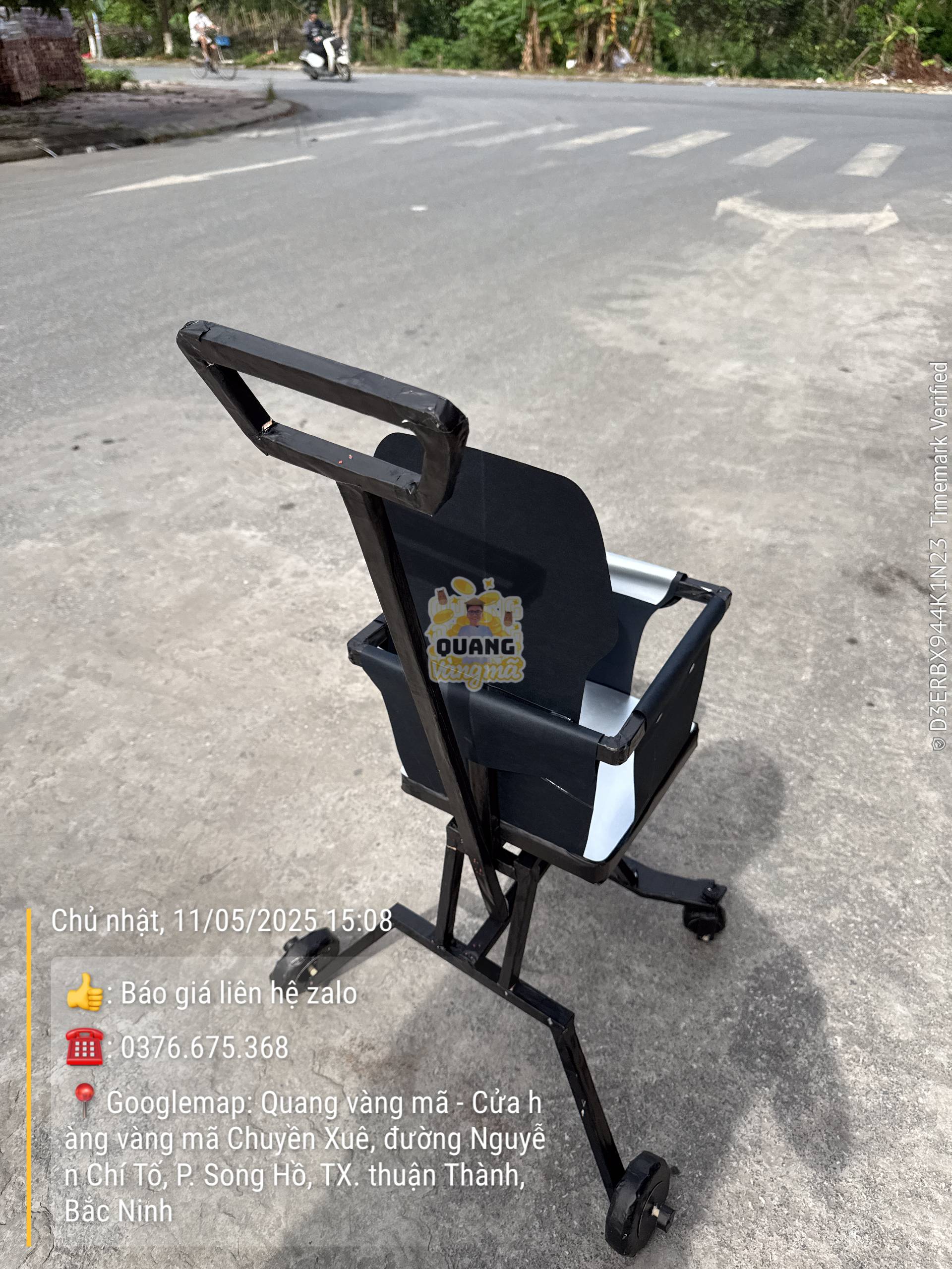 Xe đẩy em bé