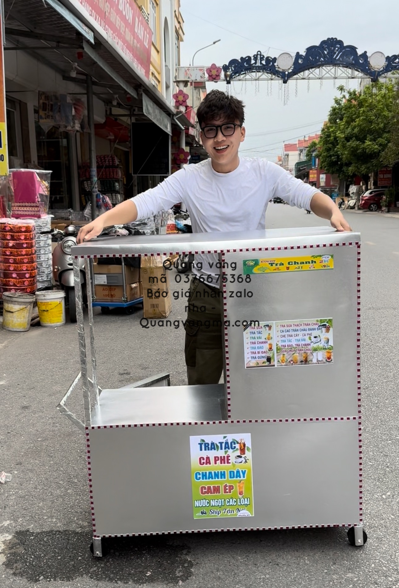 Xe đẩy pha bán trà chanh bán vỉa hè
