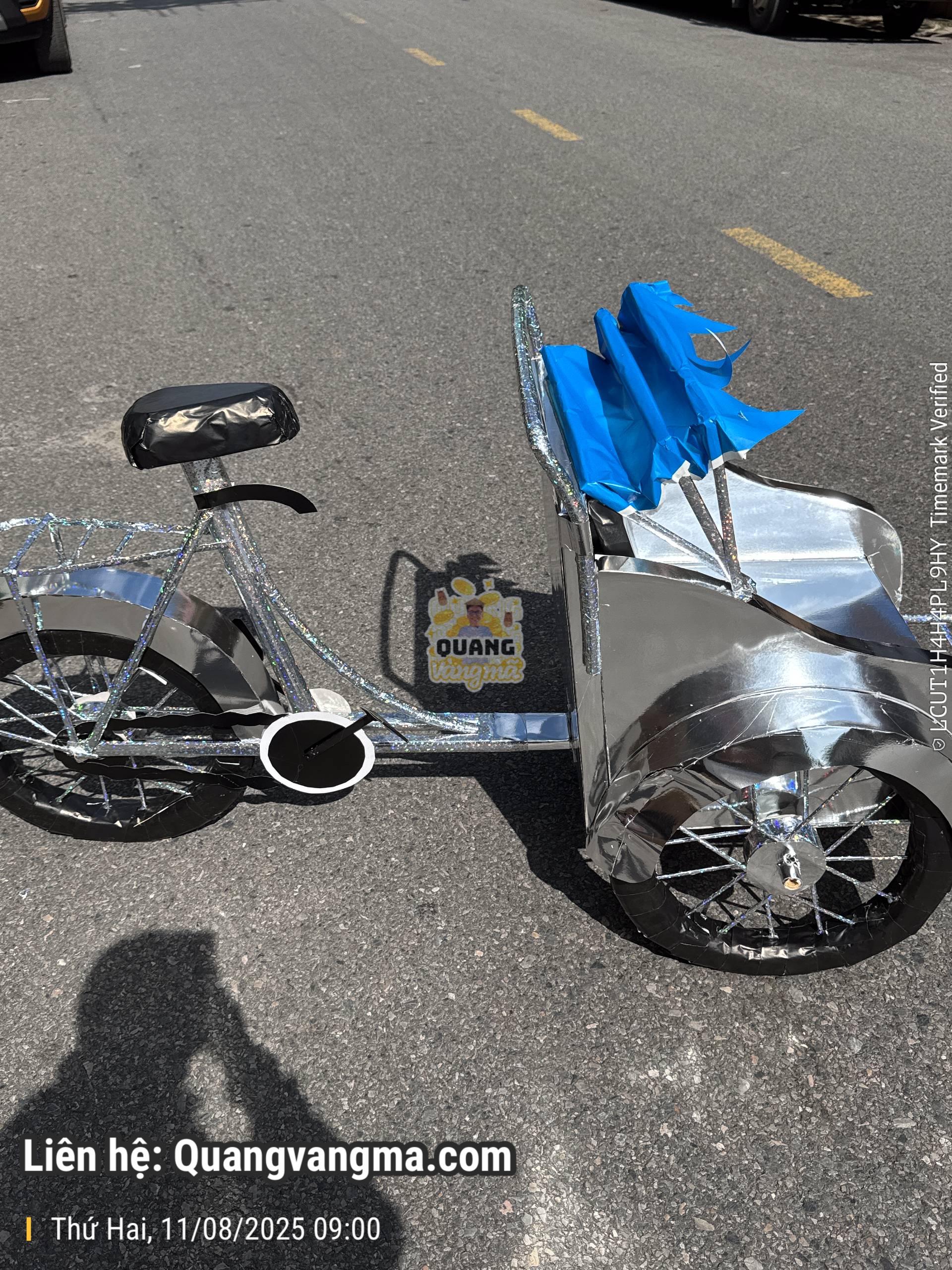 Xe xích lô mới