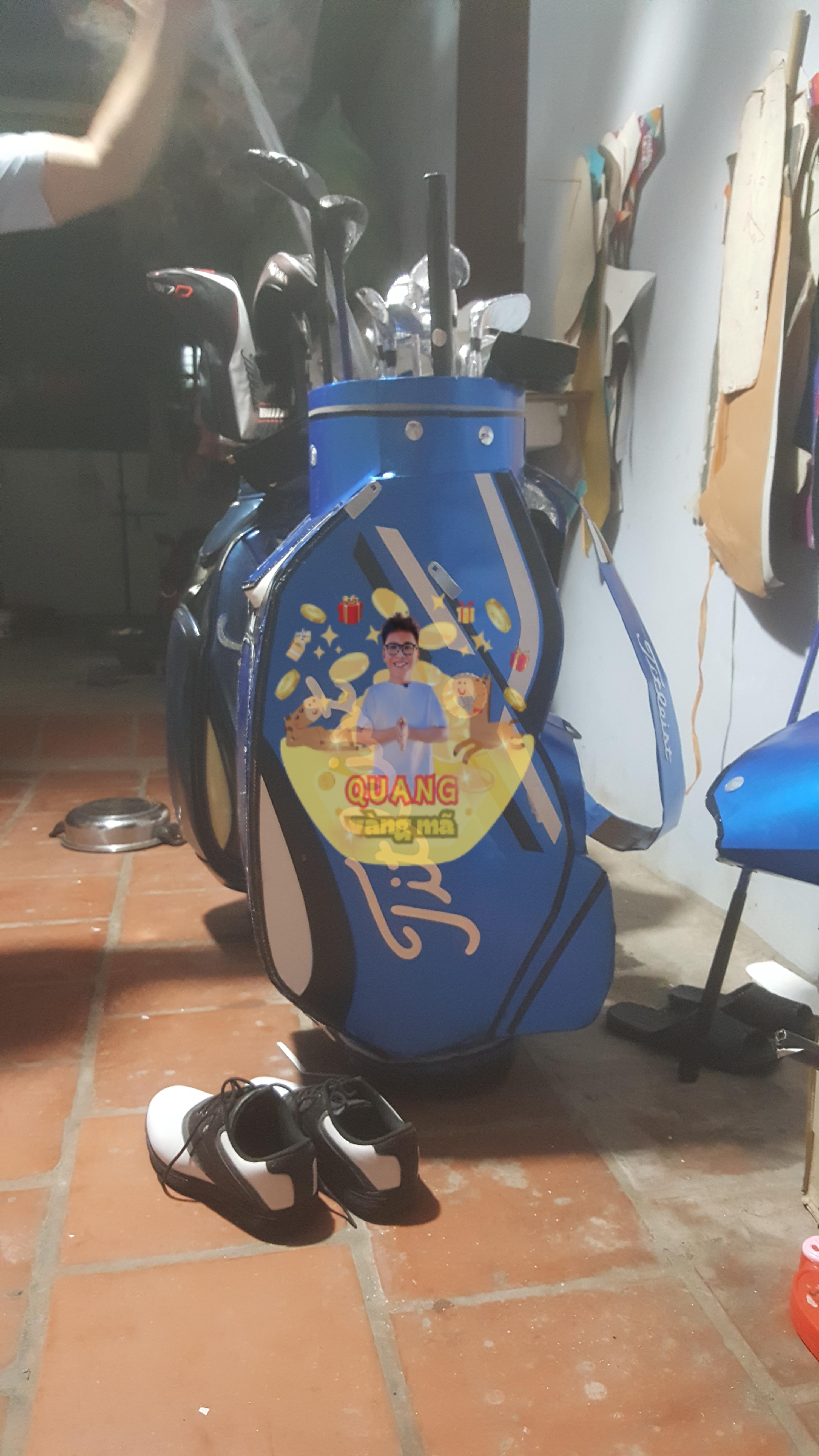 bộ gậy golf màu xanh