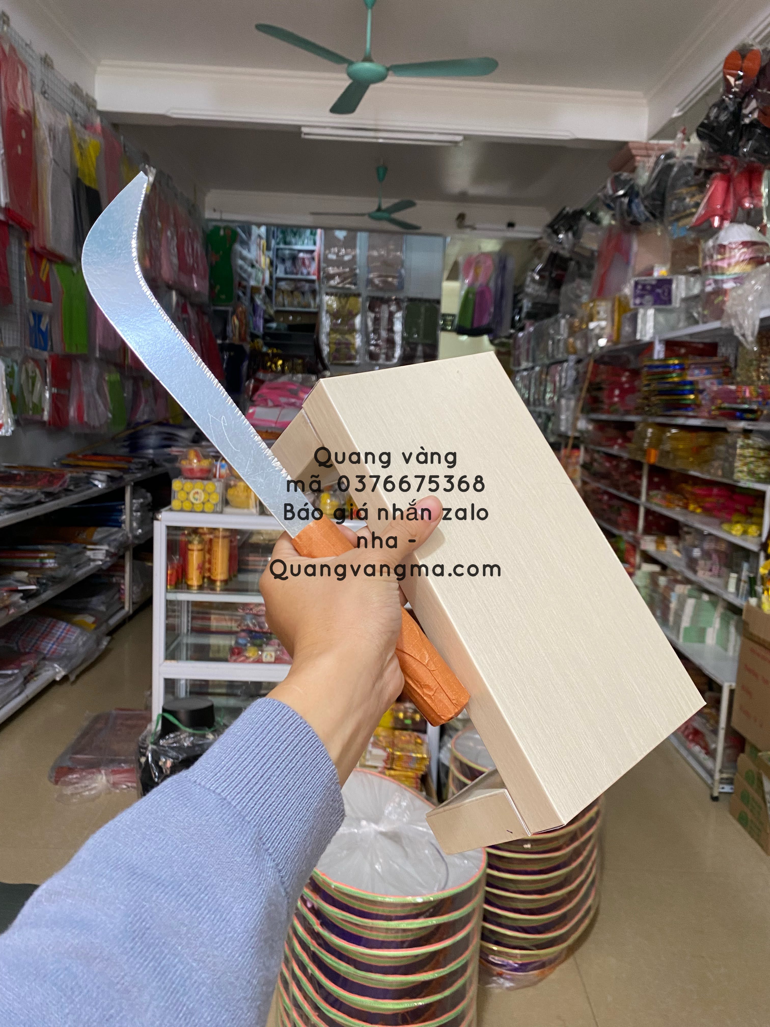 ghế cắt lúa cắt cỏ liềm