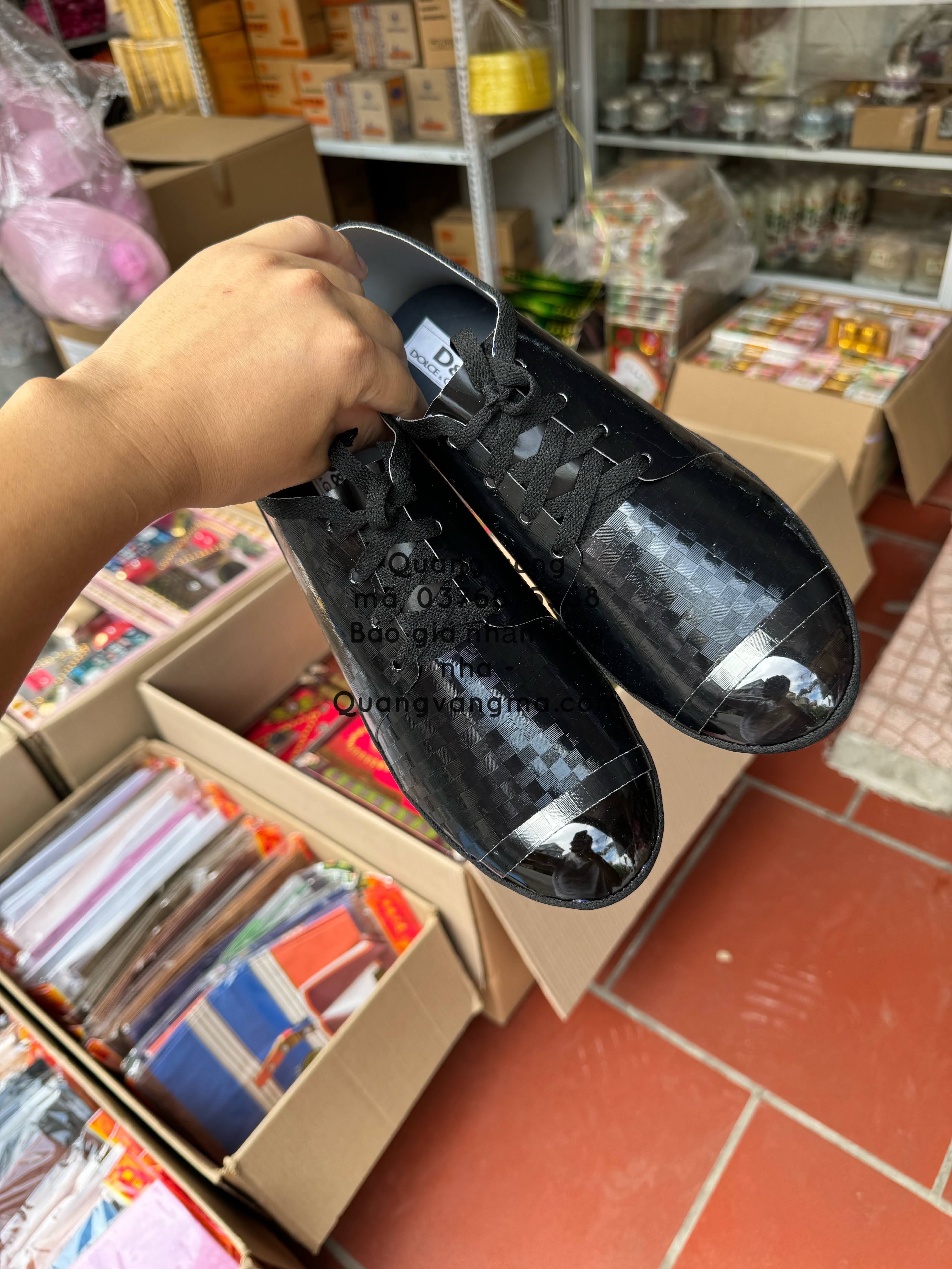giầy sịn đen