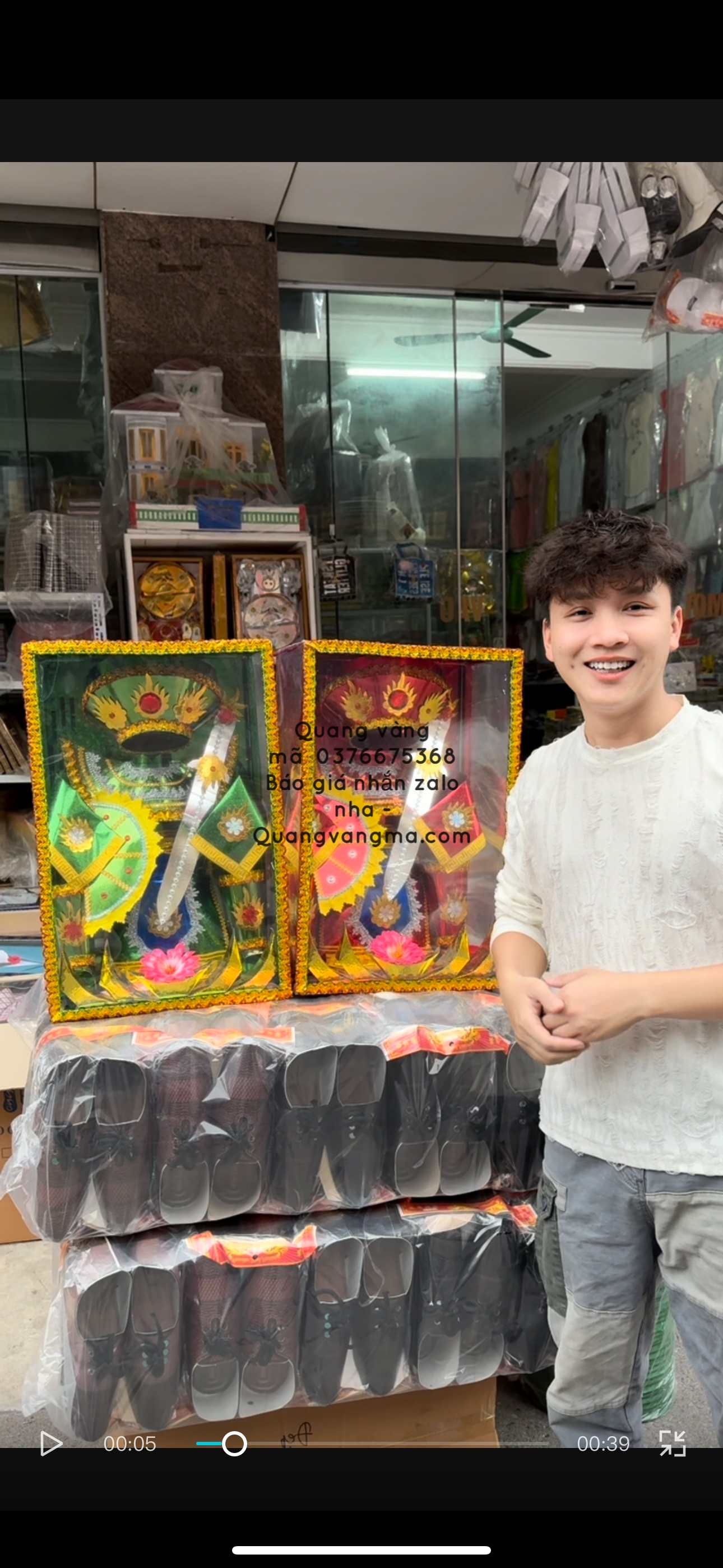 hộp quan xanh đỏ