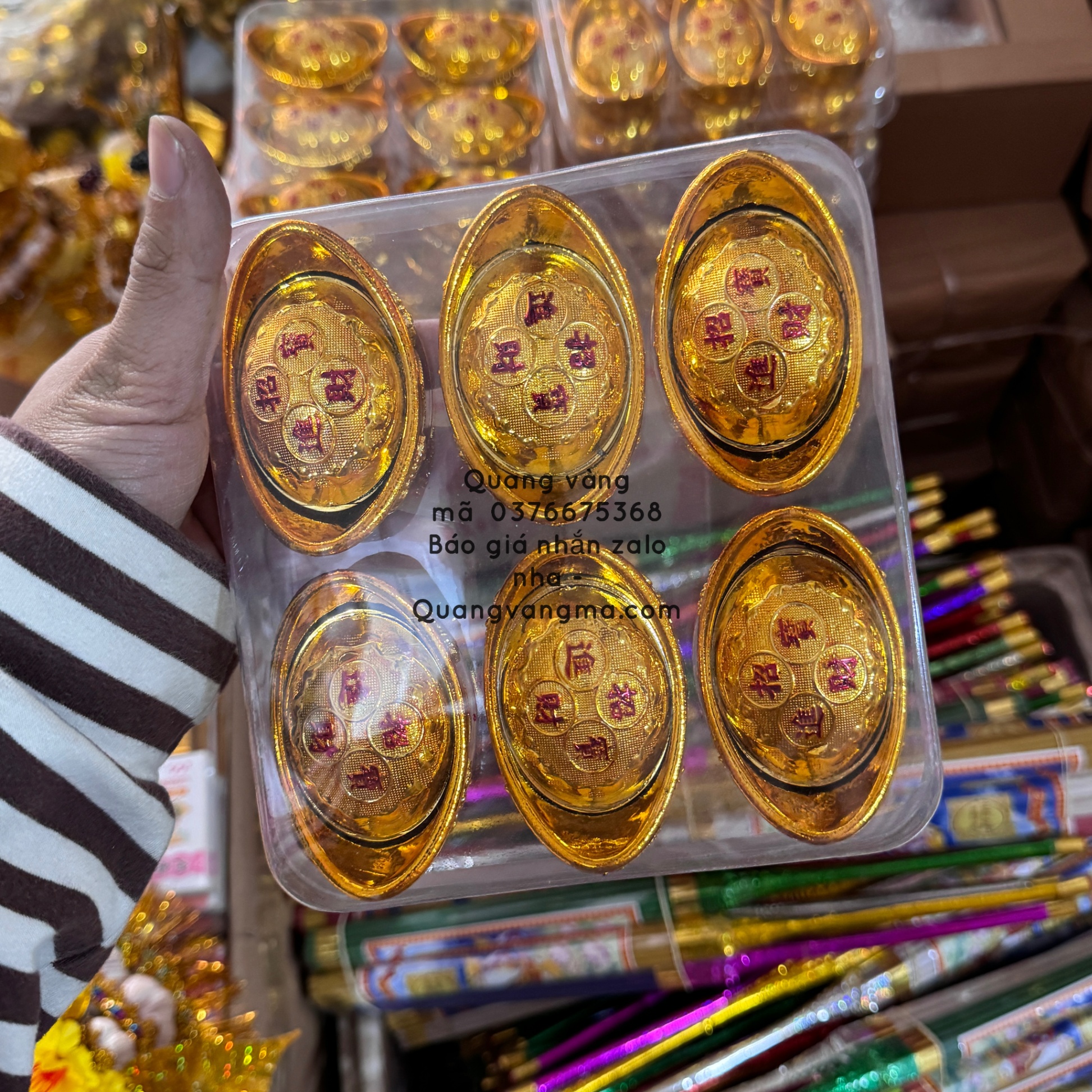 vàng viên 6 khay nhựa