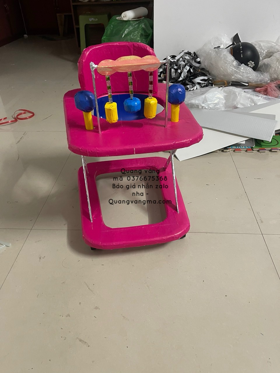 xe bé tập đi