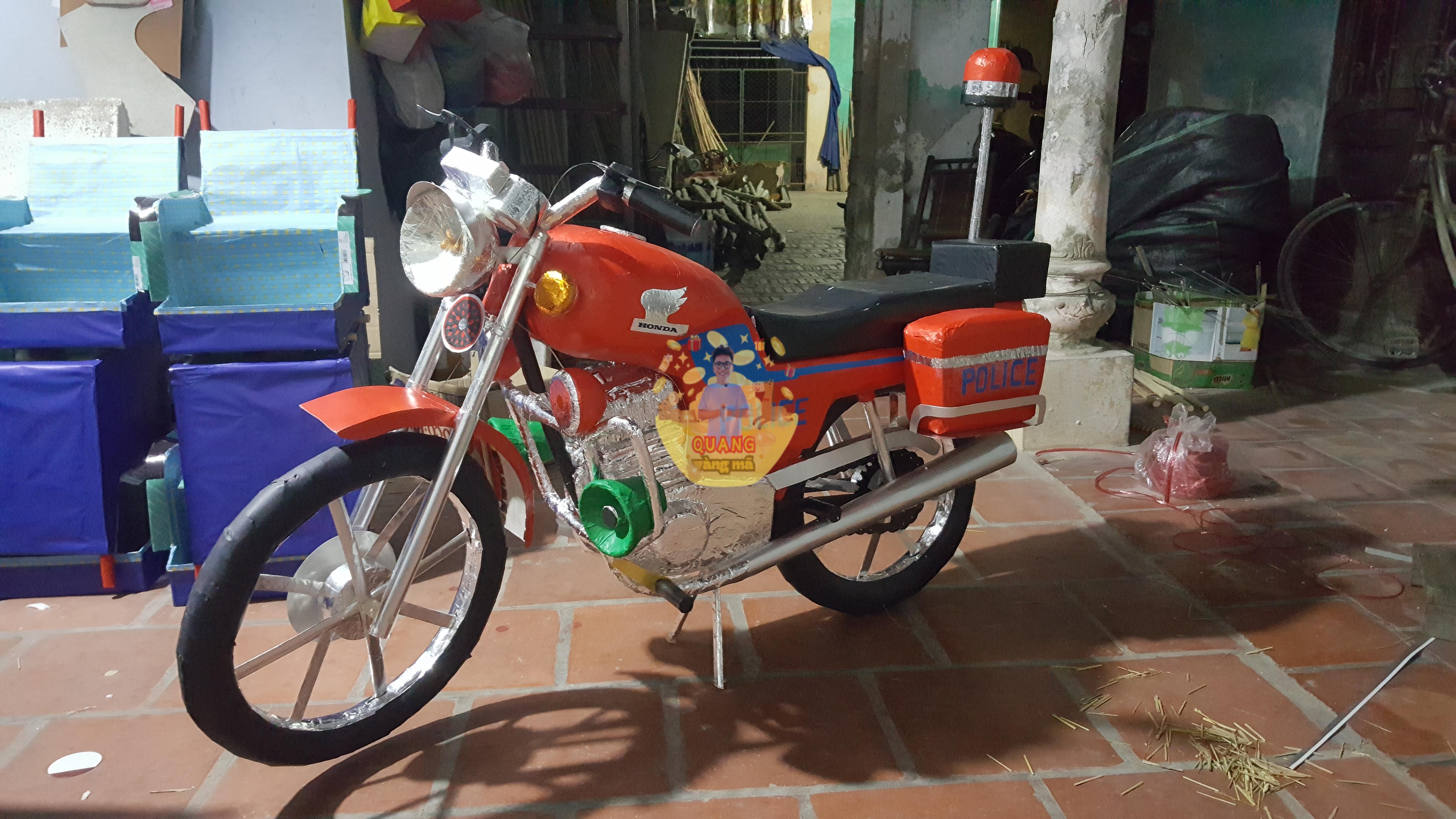 xe công an màu đỏ