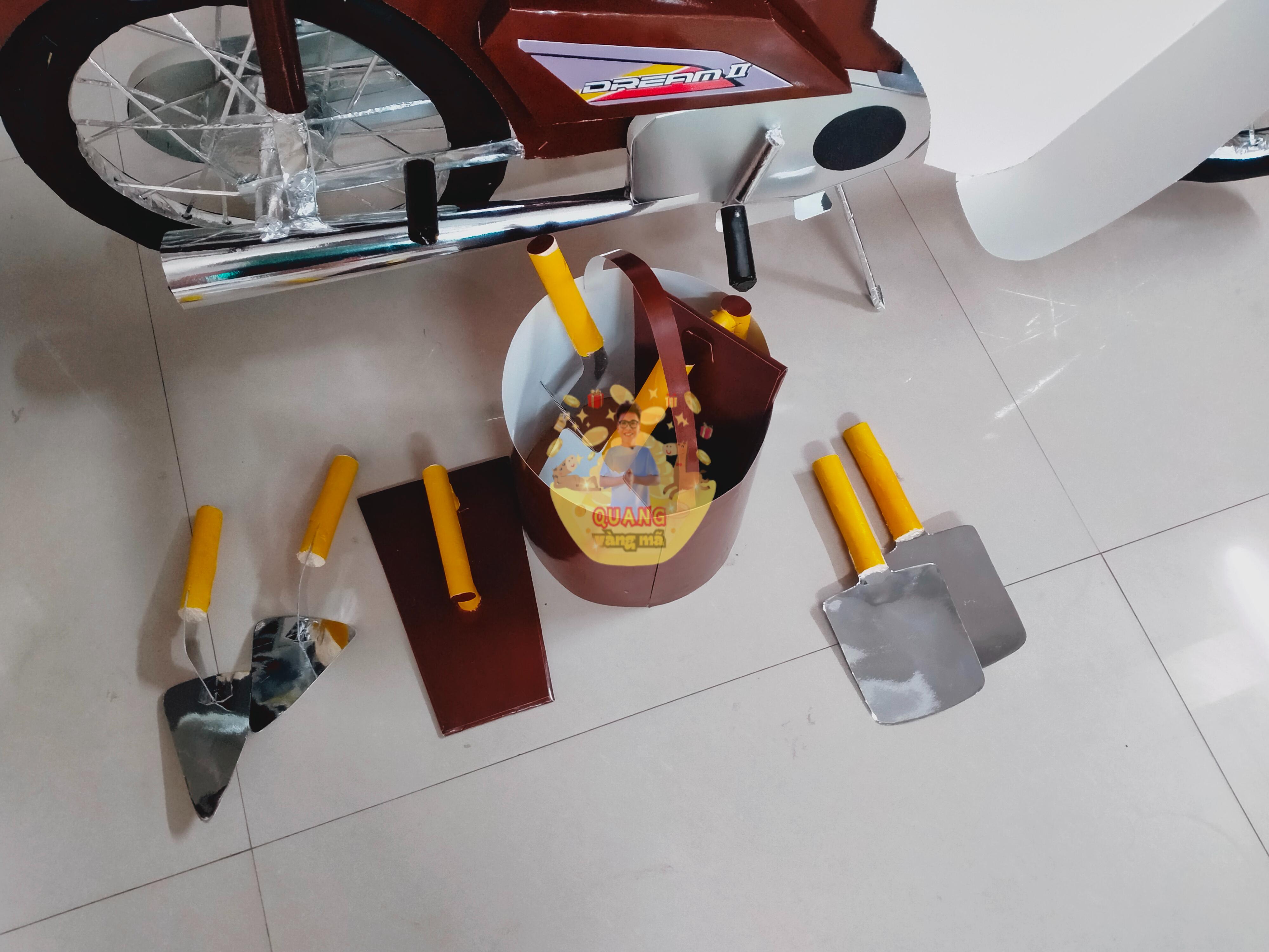 xe dream kéo cải tiến chở bộ đồ xây dựng bốc vác xi