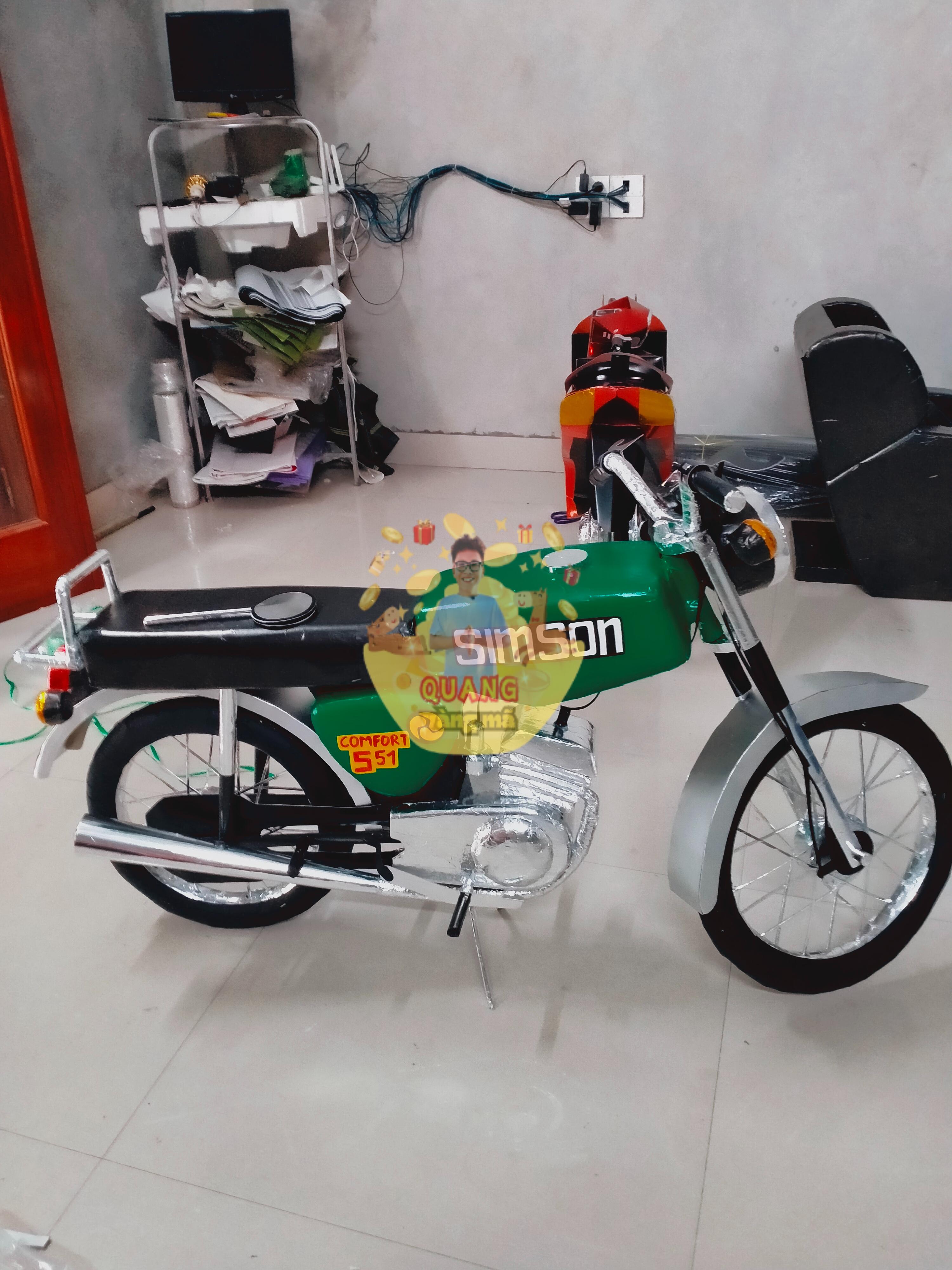 xe máy simson đỏ và xanh