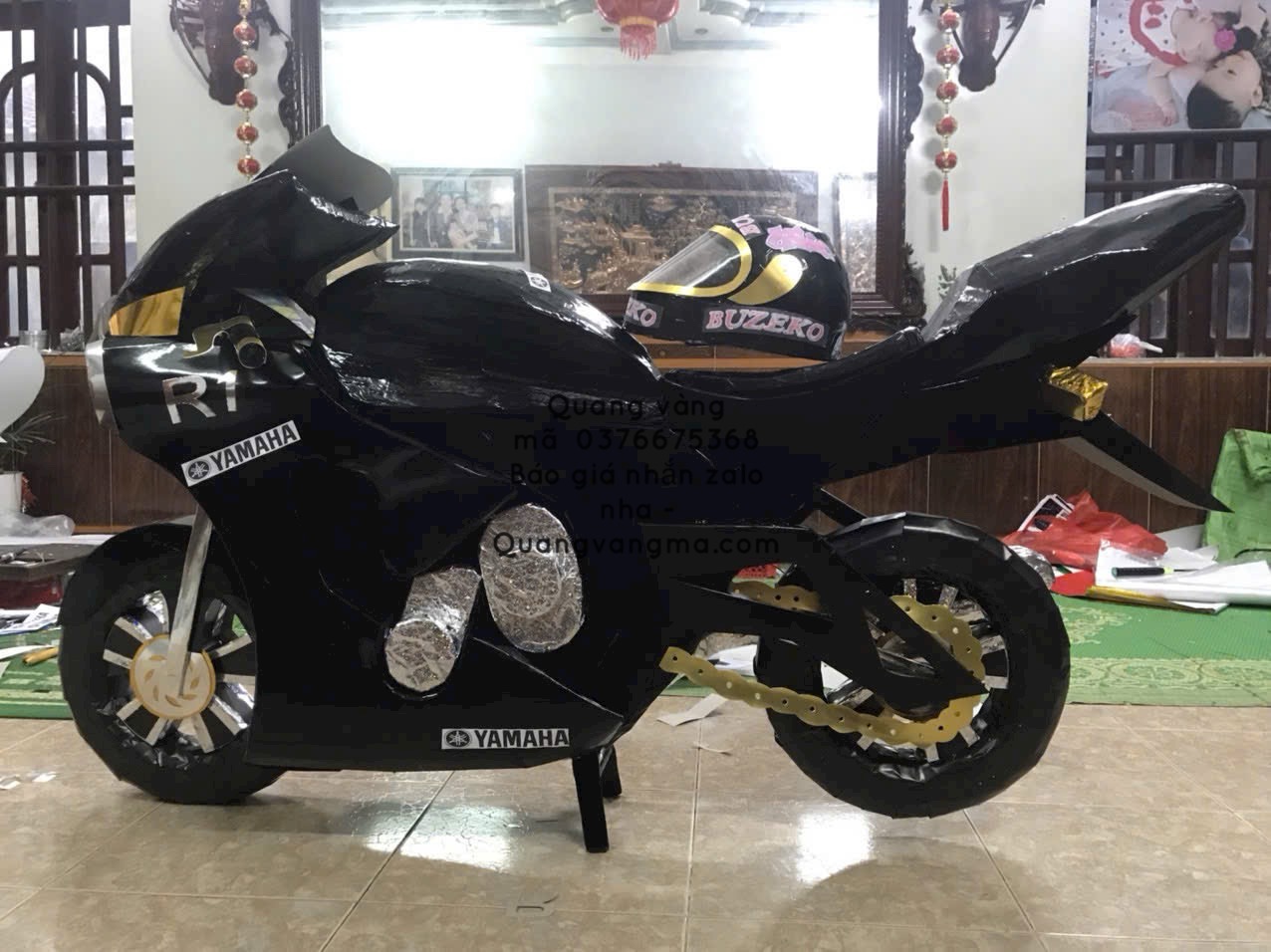 xe moto phân khối lớn màu đen