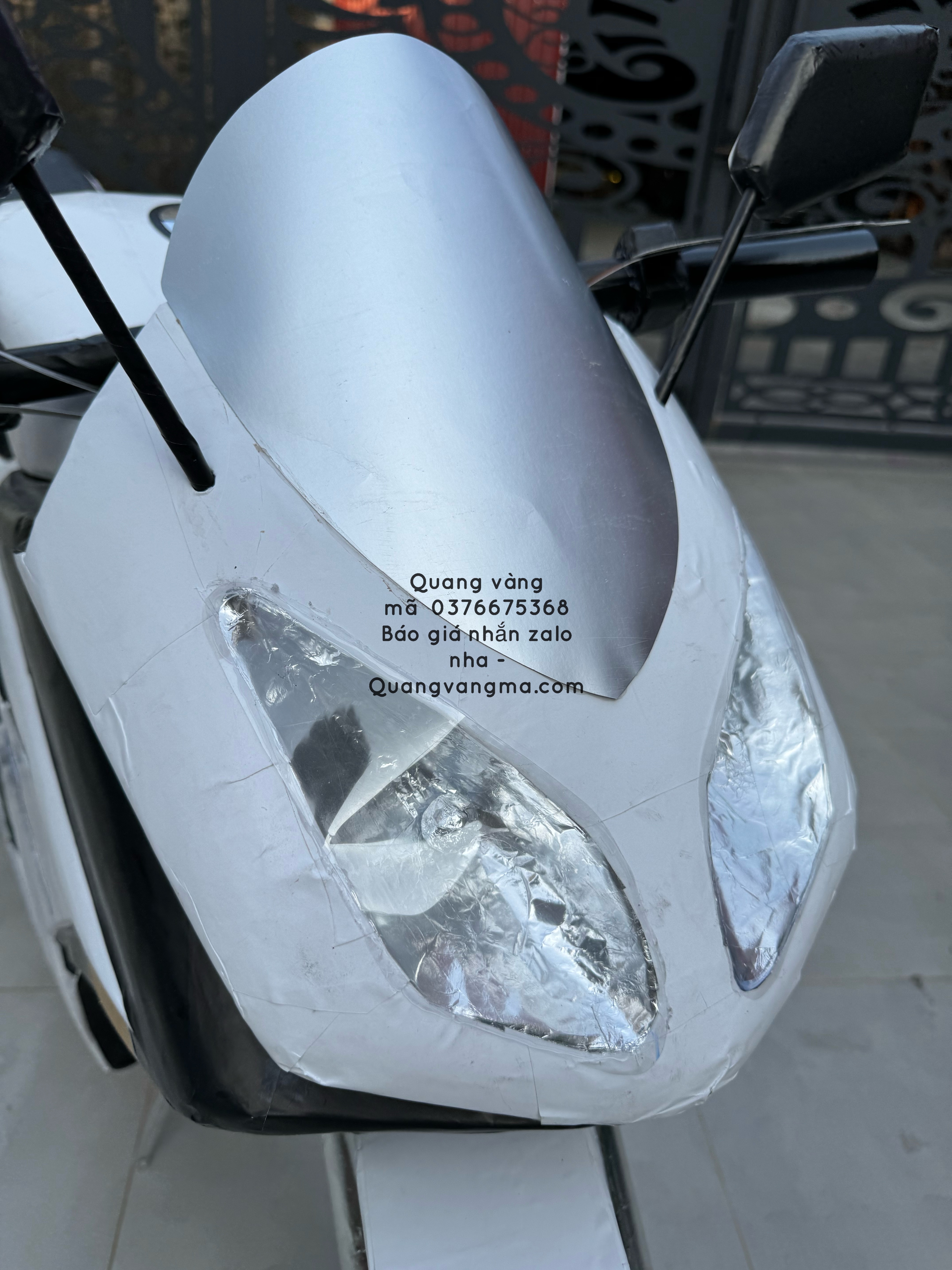 xe moto phân khối lớn trắng