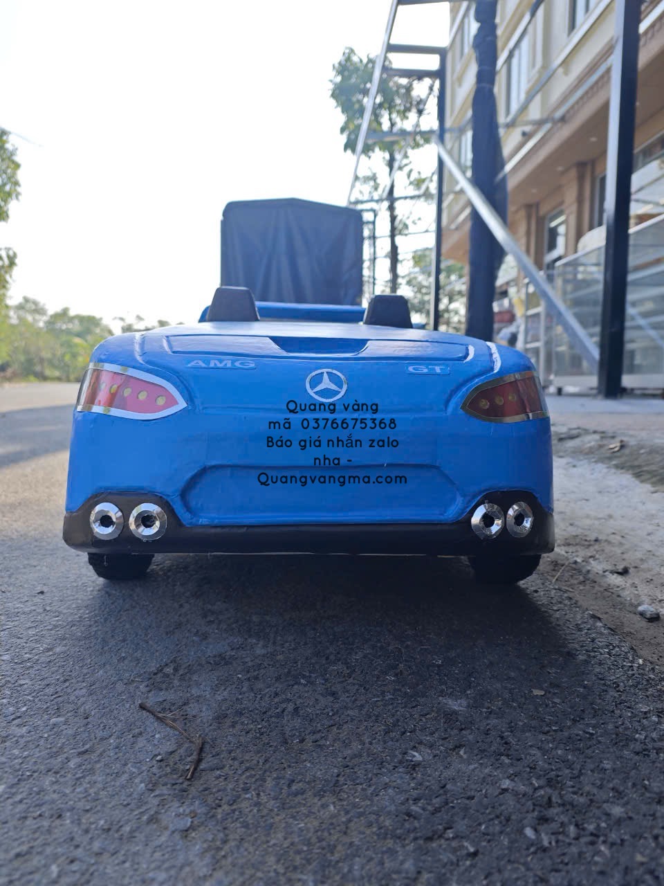 xe mui trần màu xanh