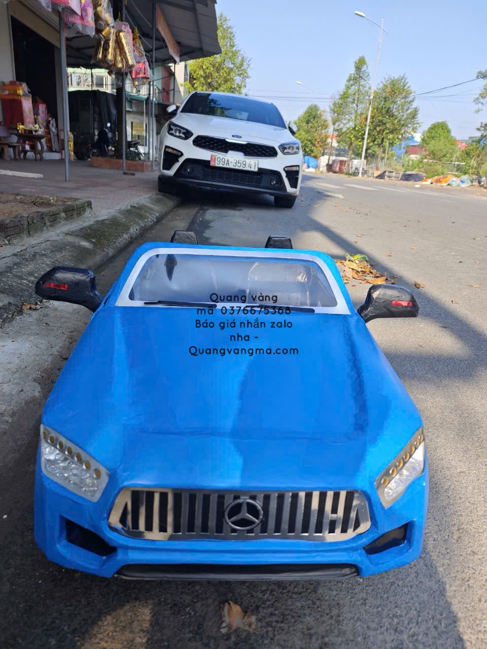 xe mui trần màu xanh