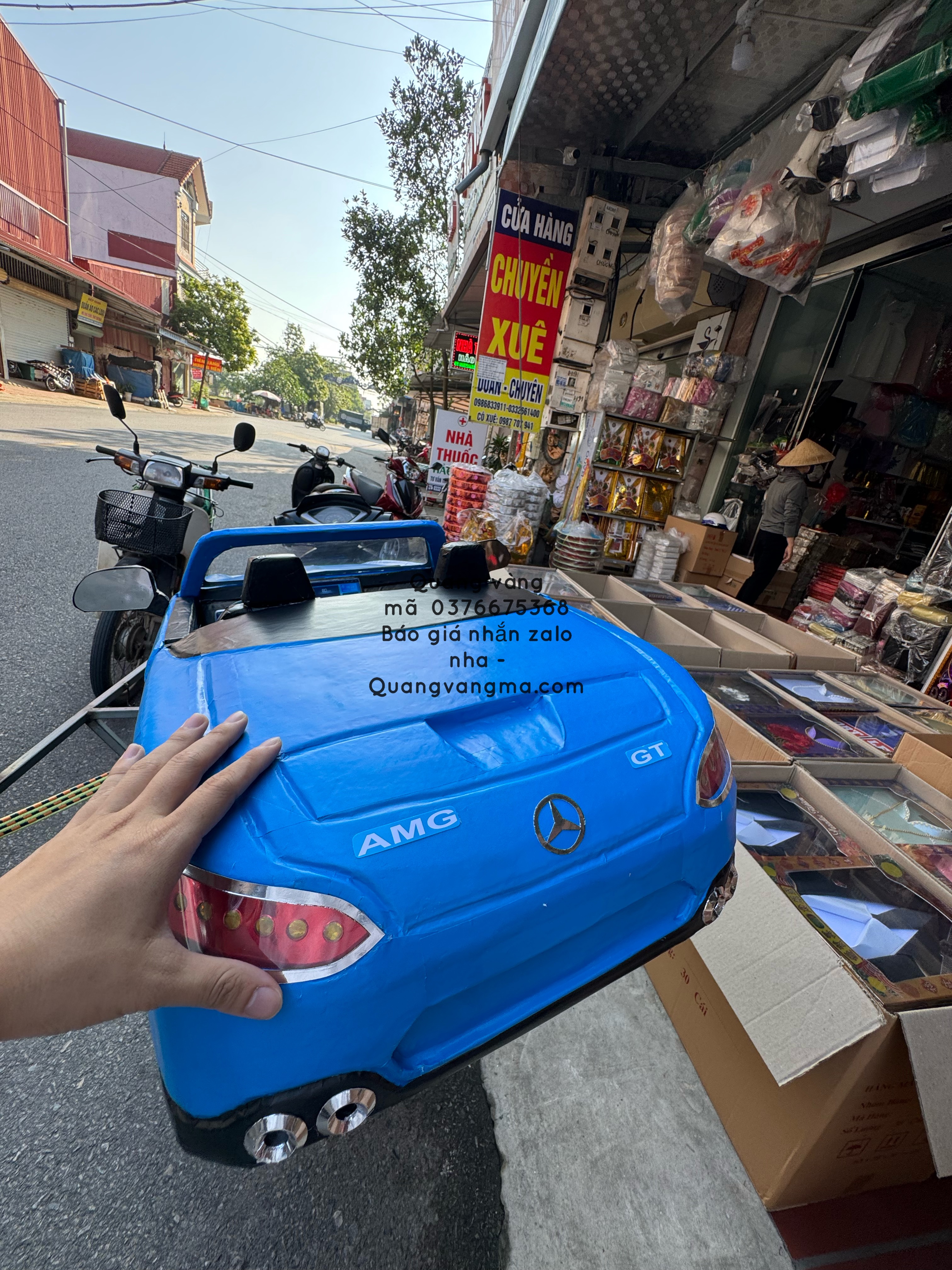 xe mui trần màu xanh