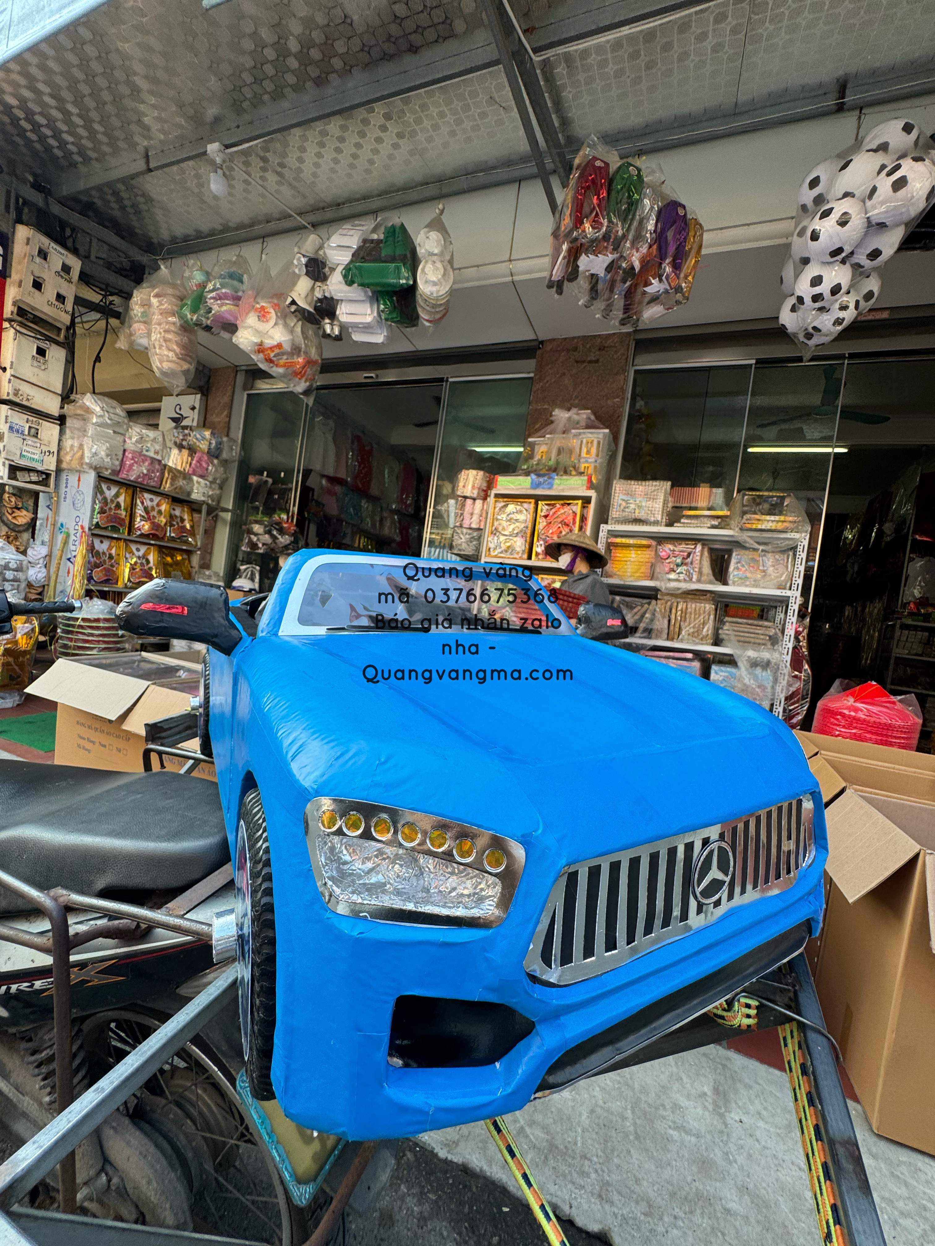 xe mui trần màu xanh