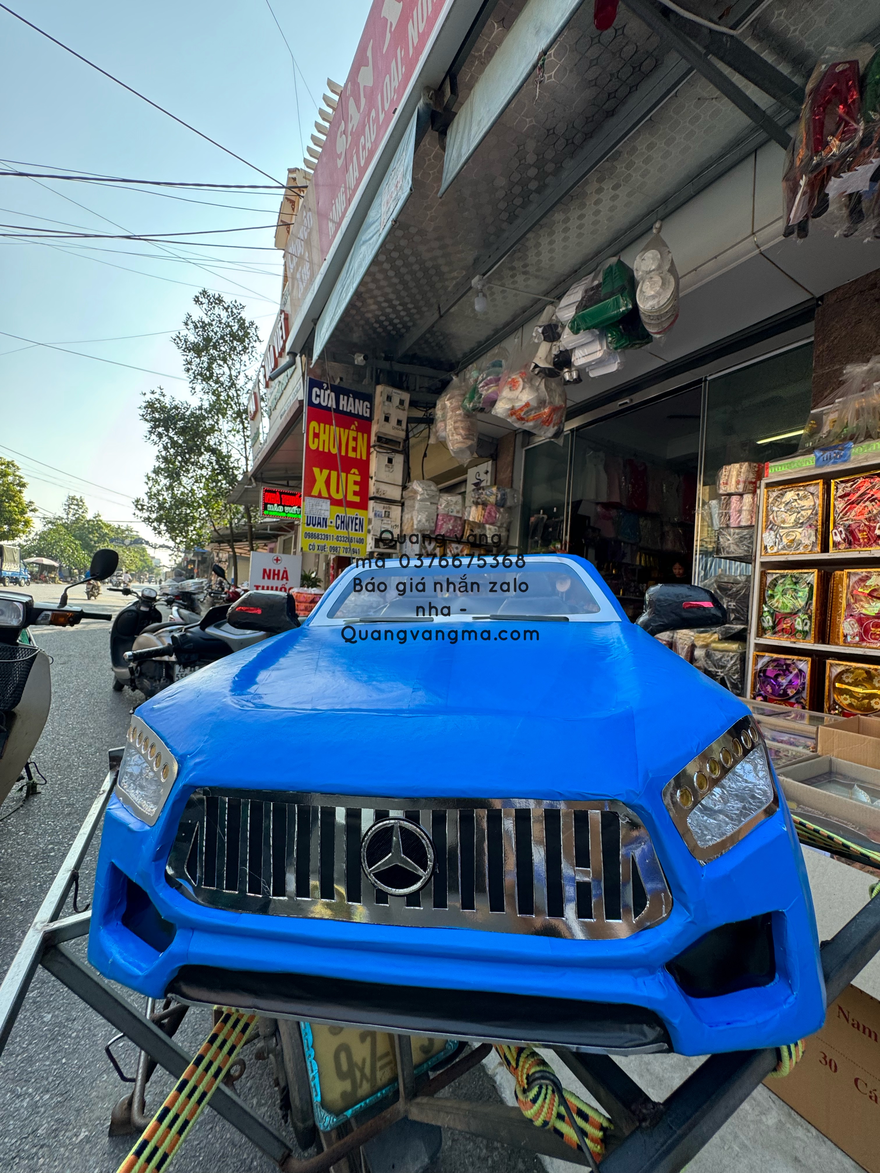 xe mui trần màu xanh
