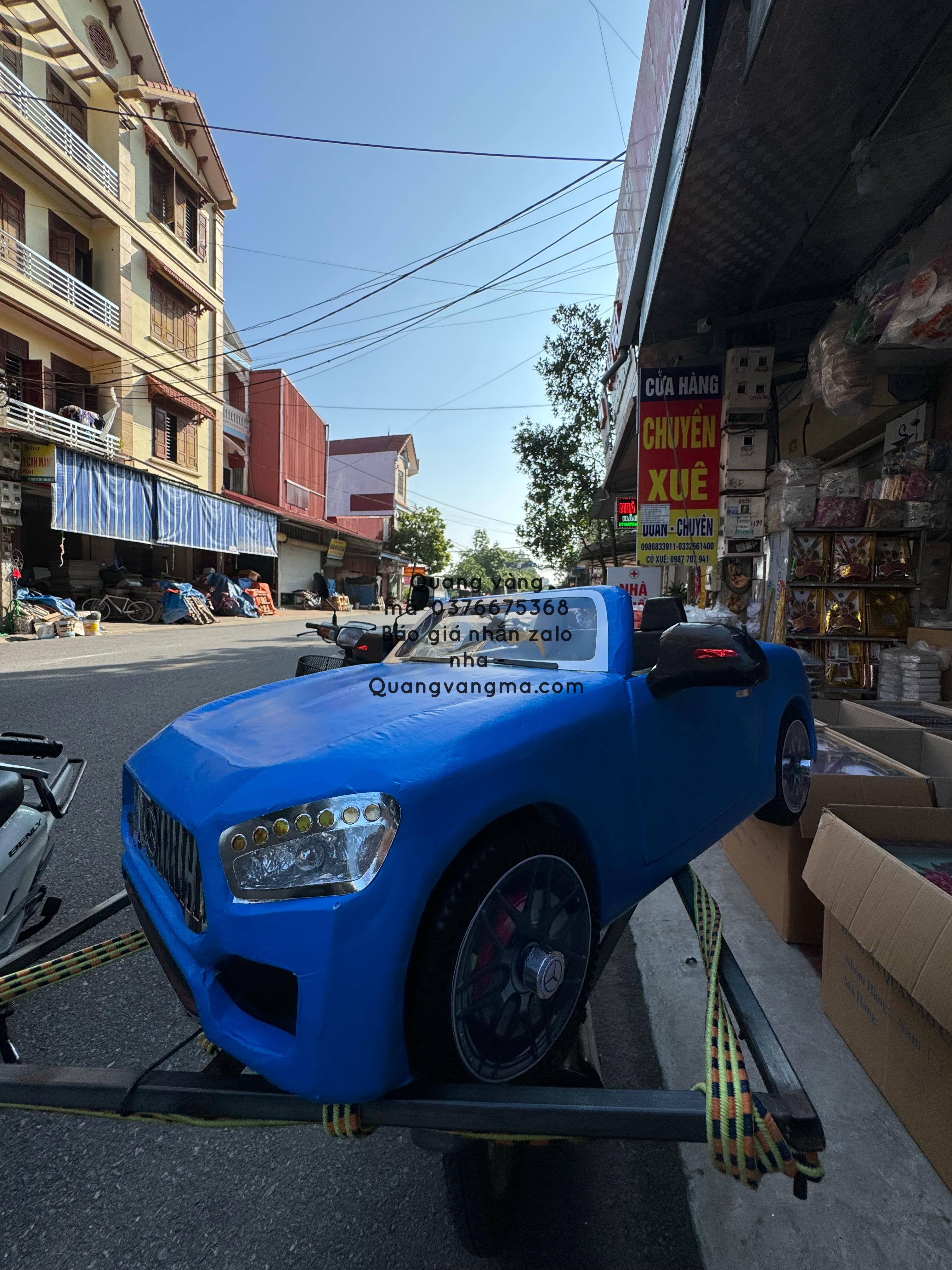 xe mui trần màu xanh