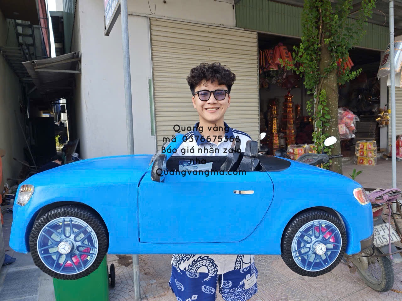 xe mui trần màu xanh