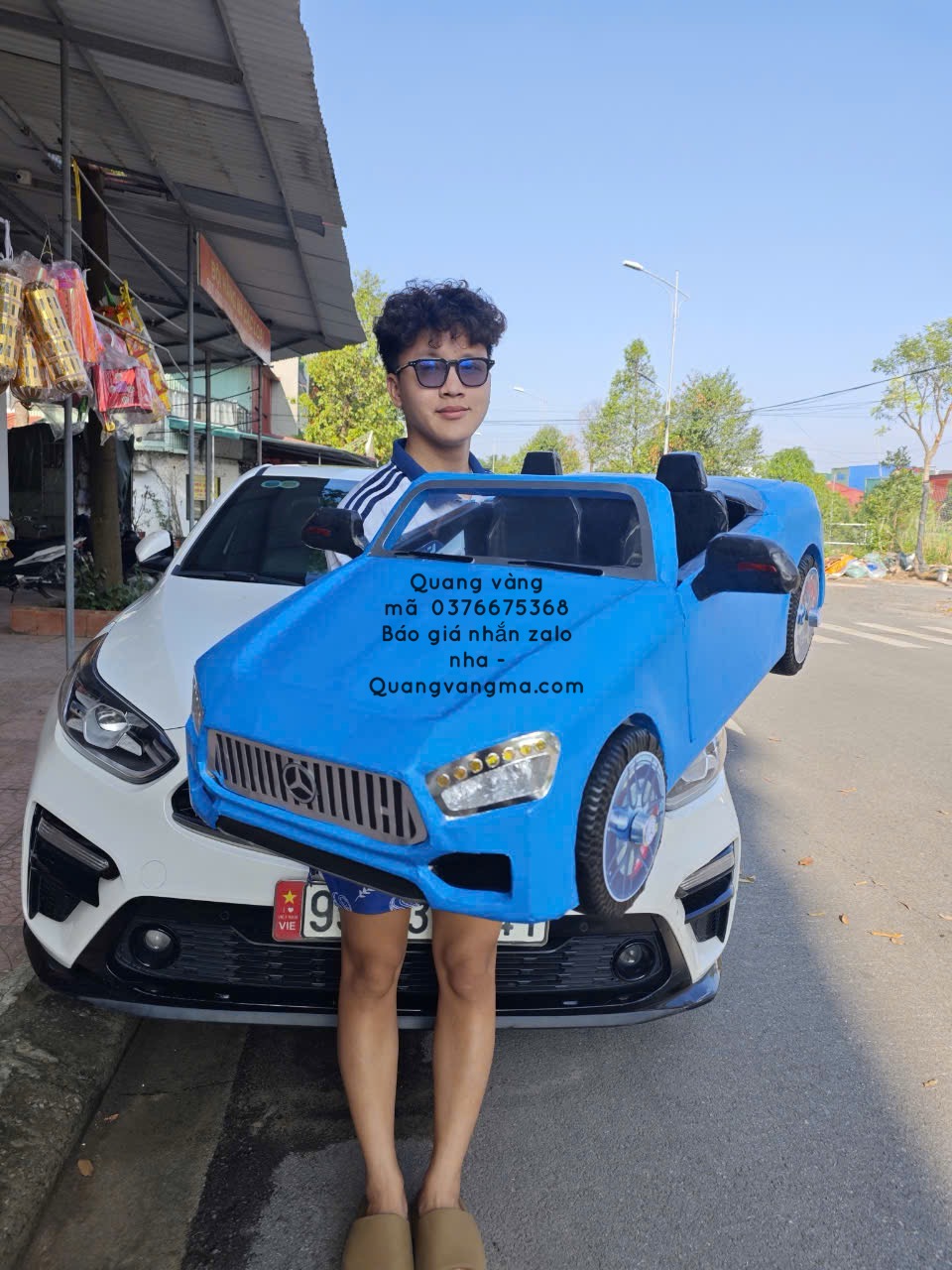xe mui trần màu xanh