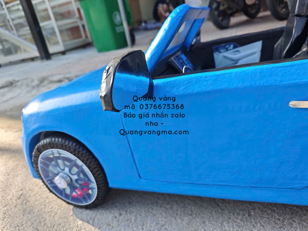 xe mui trần màu xanh