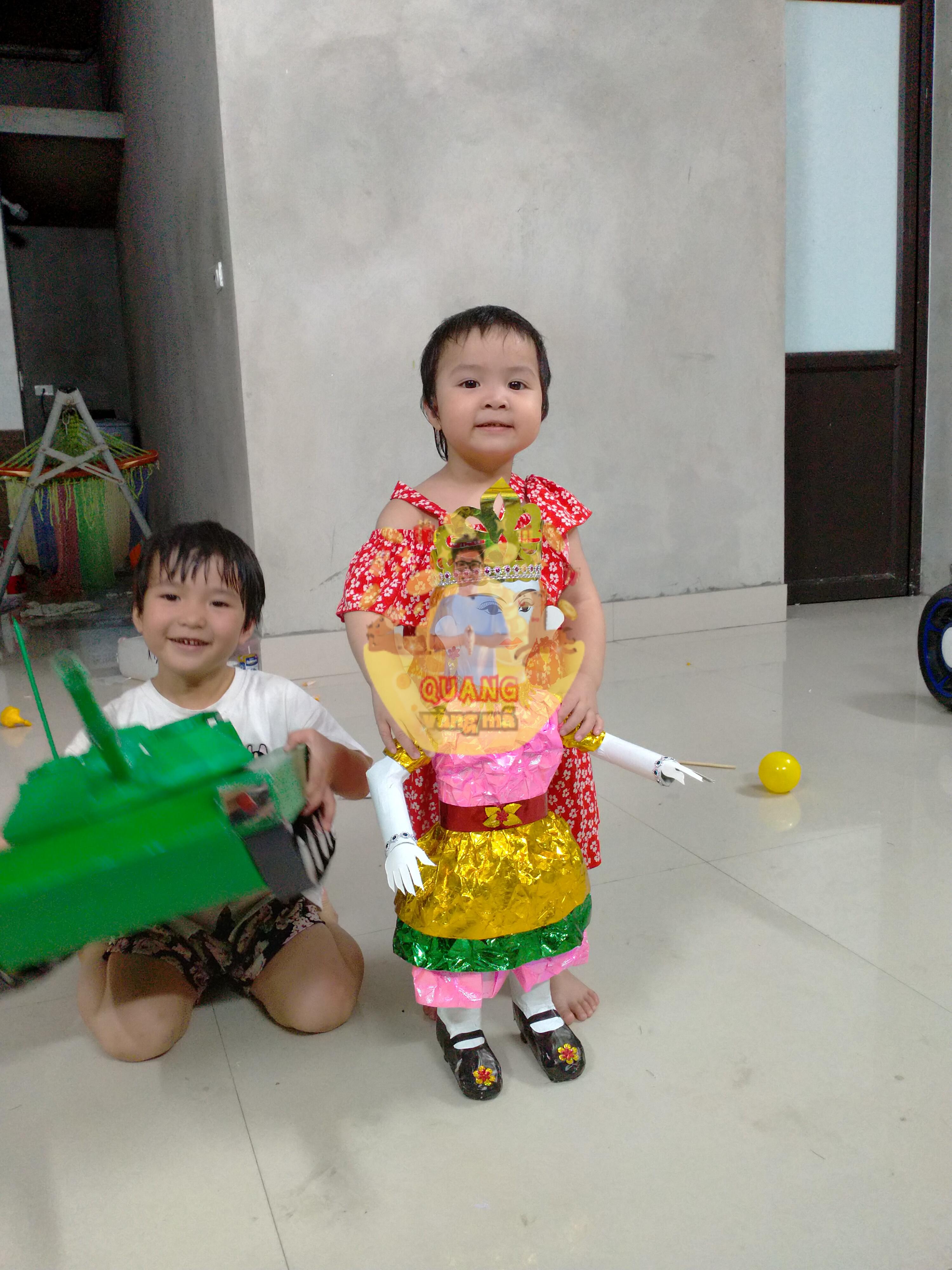 xe tăng và búp bê