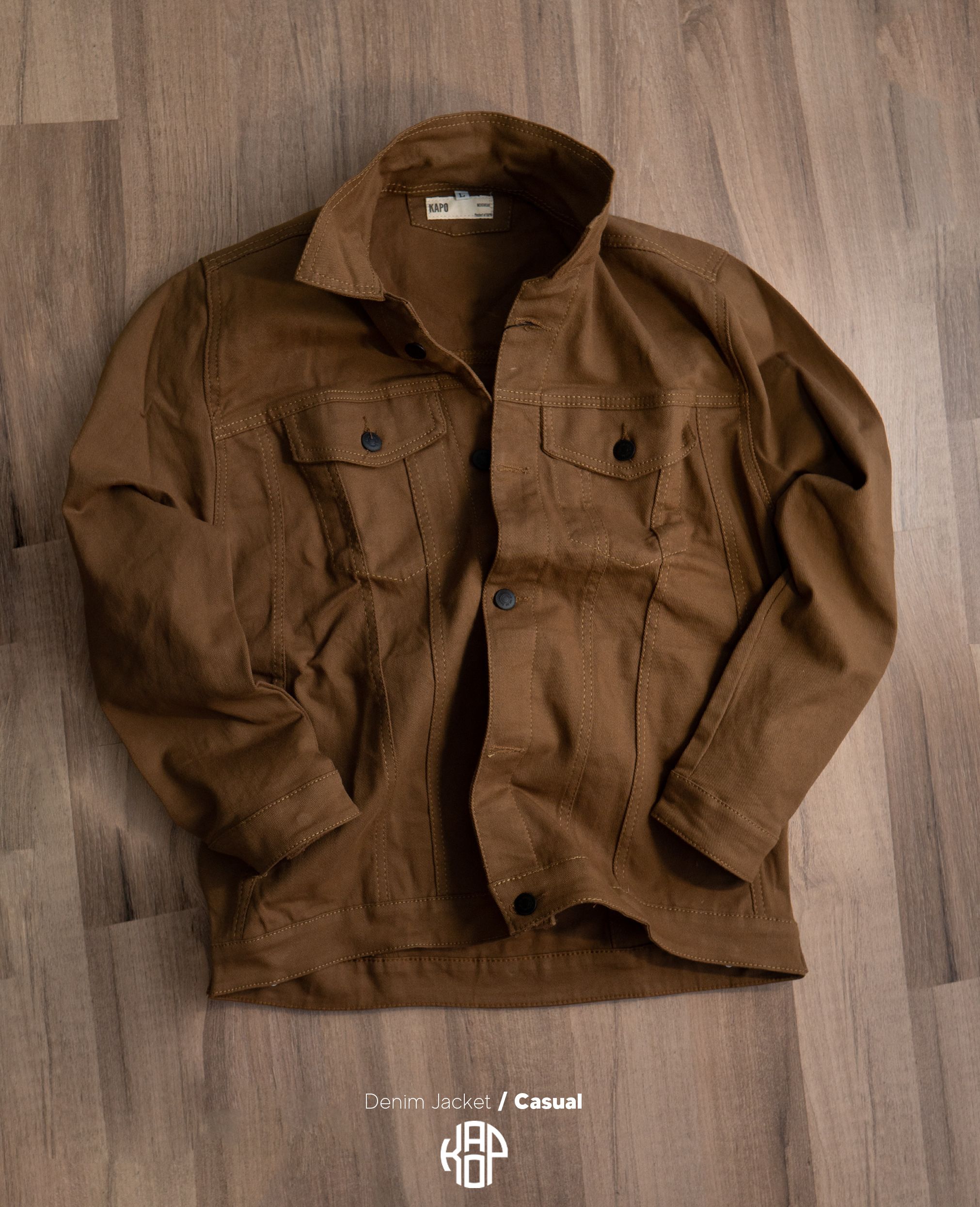 Talabalar yalangoch holda yechinishadi va raqsga tushishadi 1970-yillardagi yapon pornografik filmlarini tomosha qiling