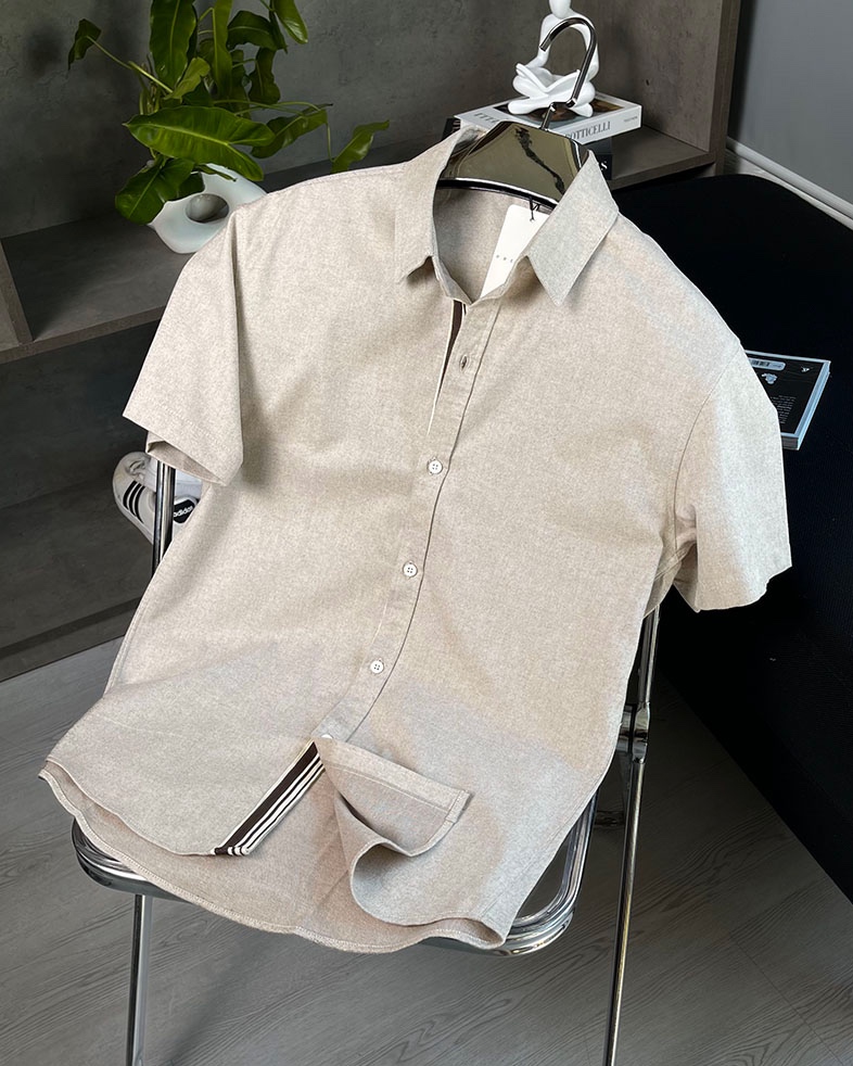 Sơ mi Basic Shirt với họa tiết viền sọc