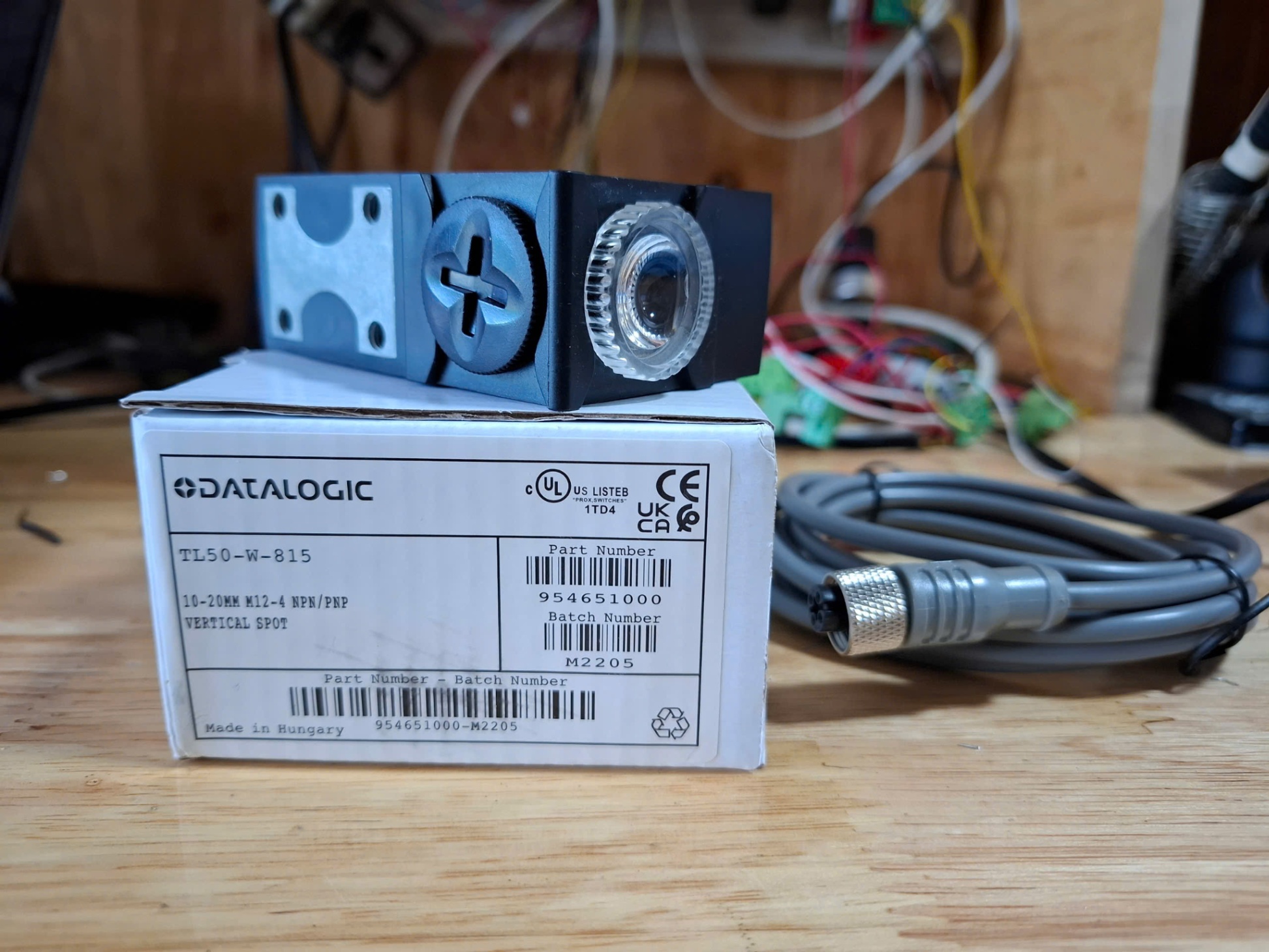 CẢM BIẾN MÀU TL50-W-815 – RGB LED, RS485 MODBUS RTU, IP67
