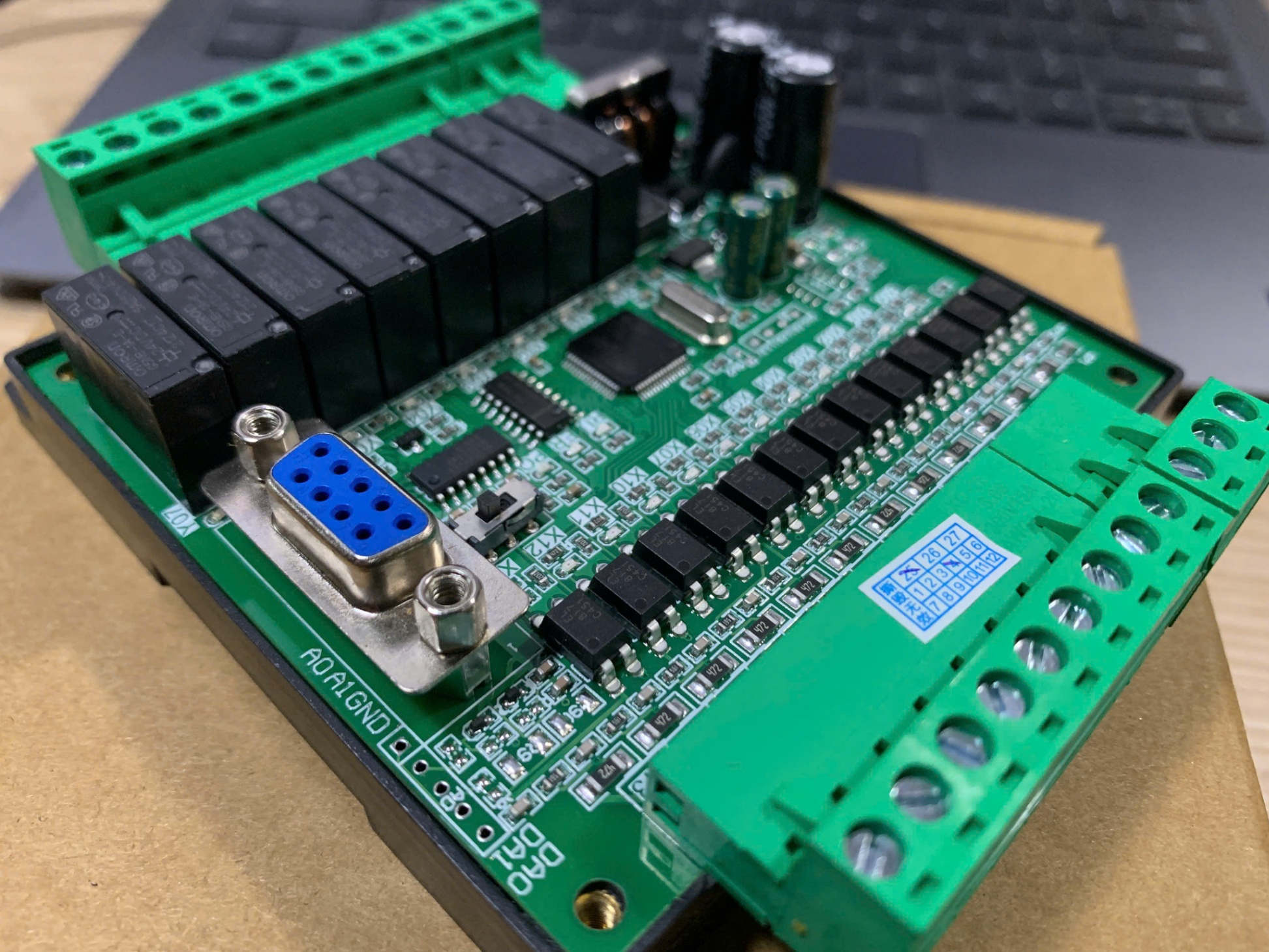 Board mạch PLC HK FX1N 20MR CFB- 12 Input/8 Output RELAY  RS232/RS485  Mạch trần & Có vỏ gắn ray  DC24V,  GX Works2 Mitsubishi - 1N-20MR-CFB hộp