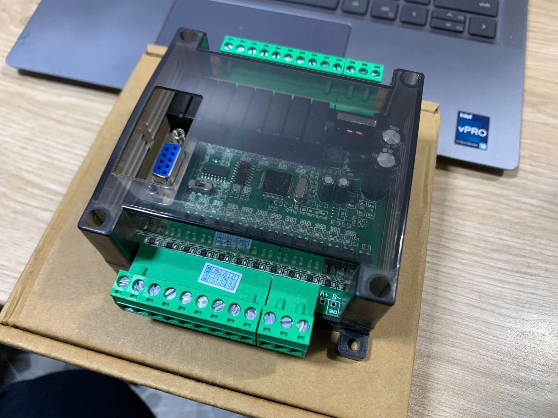 Board mạch PLC HK FX1N 20MR CFB- 12 Input/8 Output RELAY  RS232/RS485  Mạch trần & Có vỏ gắn ray  DC24V,  GX Works2 Mitsubishi - 1N-20MR-CFB hộp