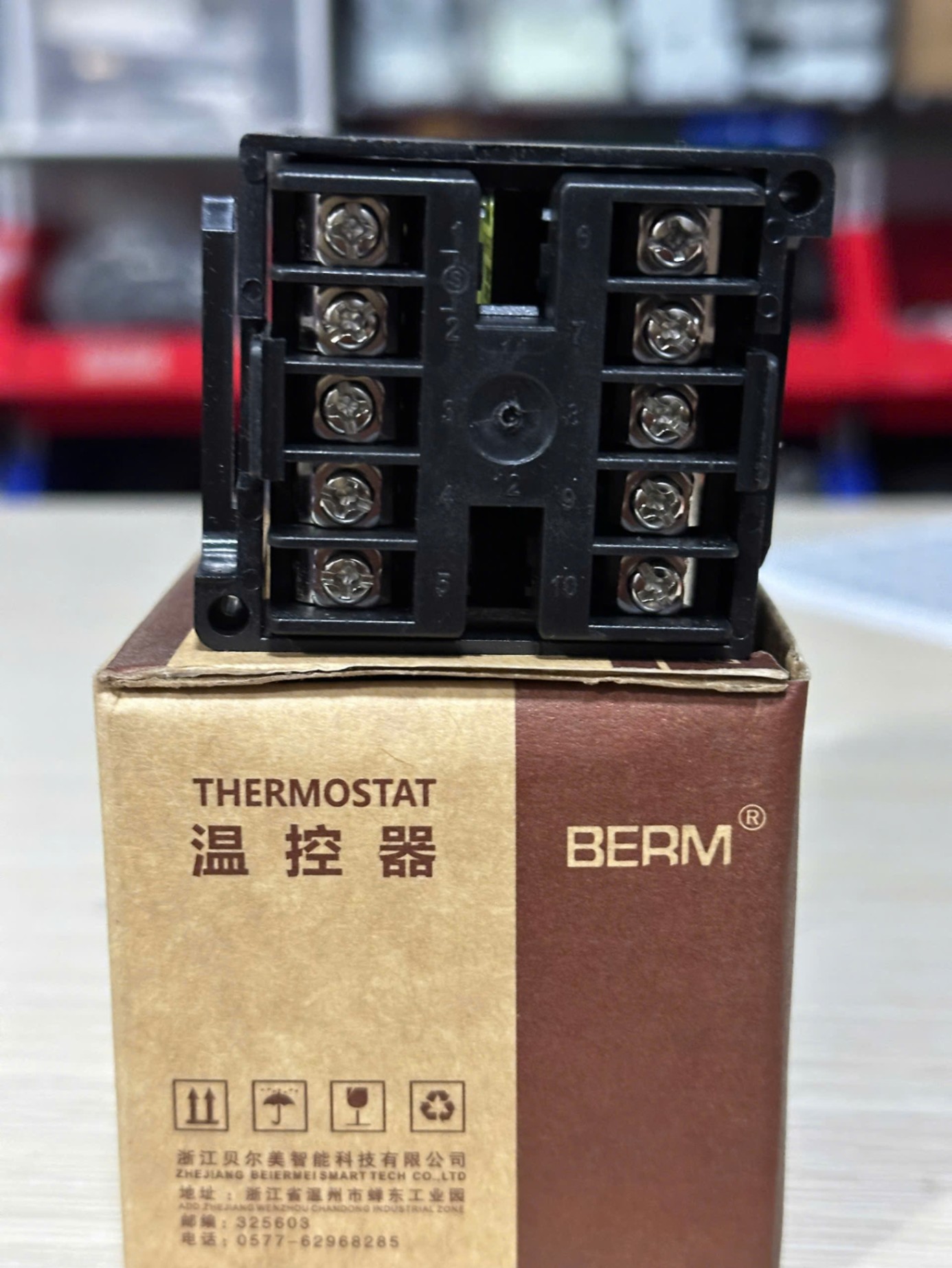 Bộ điều khiển nhiệt độ REX-C100FK02-V*DA đầu ra SSR / Điều khiển nhiệt độ REX C100 cho can K 0-400 độ