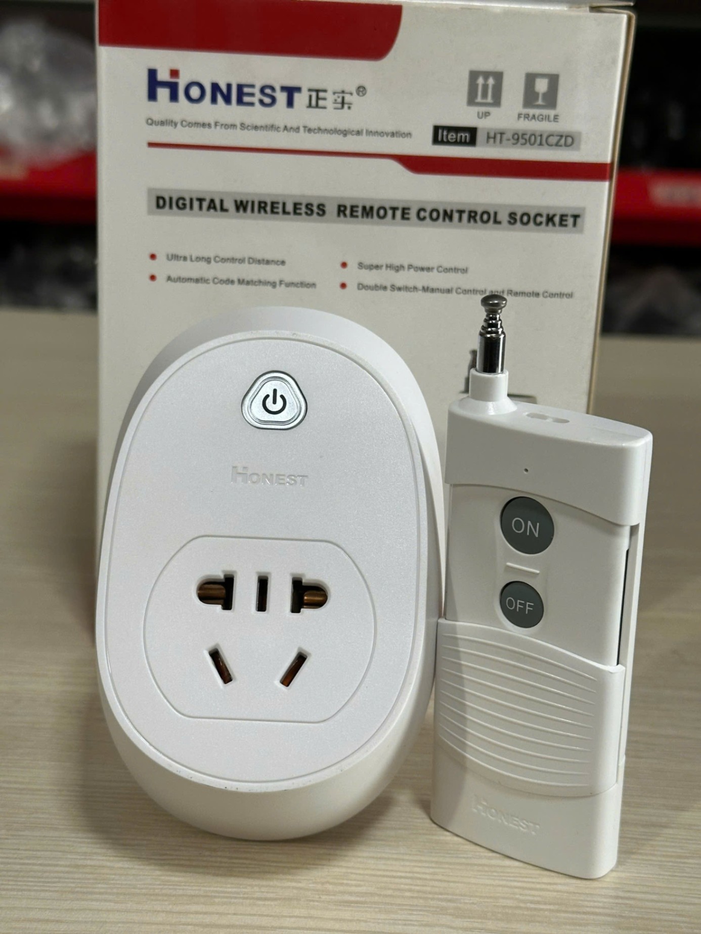 Ổ CẮM ĐIỀU KHIỂN TỪ XA HT-9501CZD – 1000M, 5000W, RF 315MHz