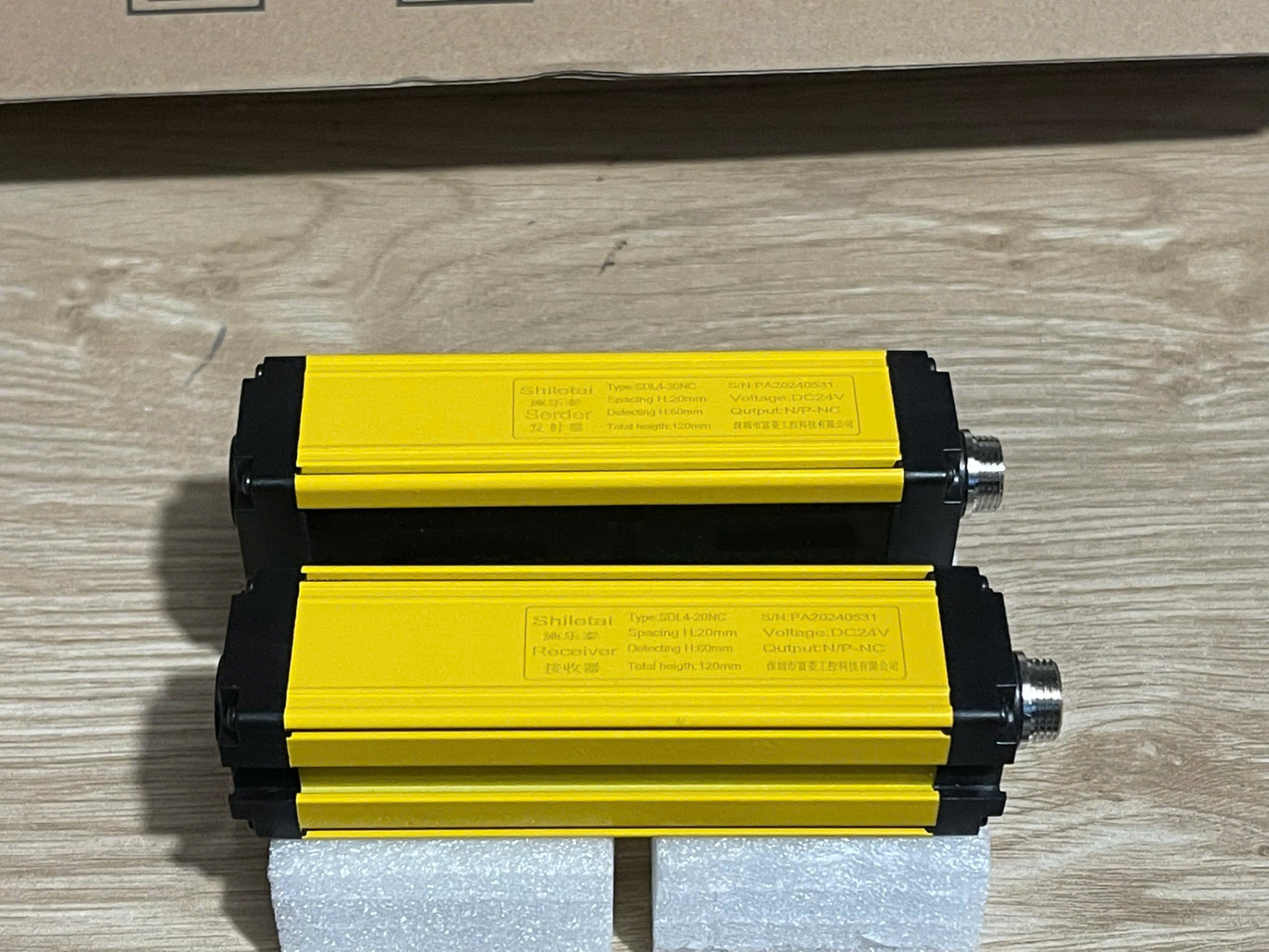 Cảm Biến Lưới Ánh Sáng SDL04-20NB | Khoảng Cách Mỗi Tia 20mm NPN NO 10-30VDC IP67 | Ứng Dụng Trong Máy Ép Dập Khuôn Nhựa, Tự Động Hóa