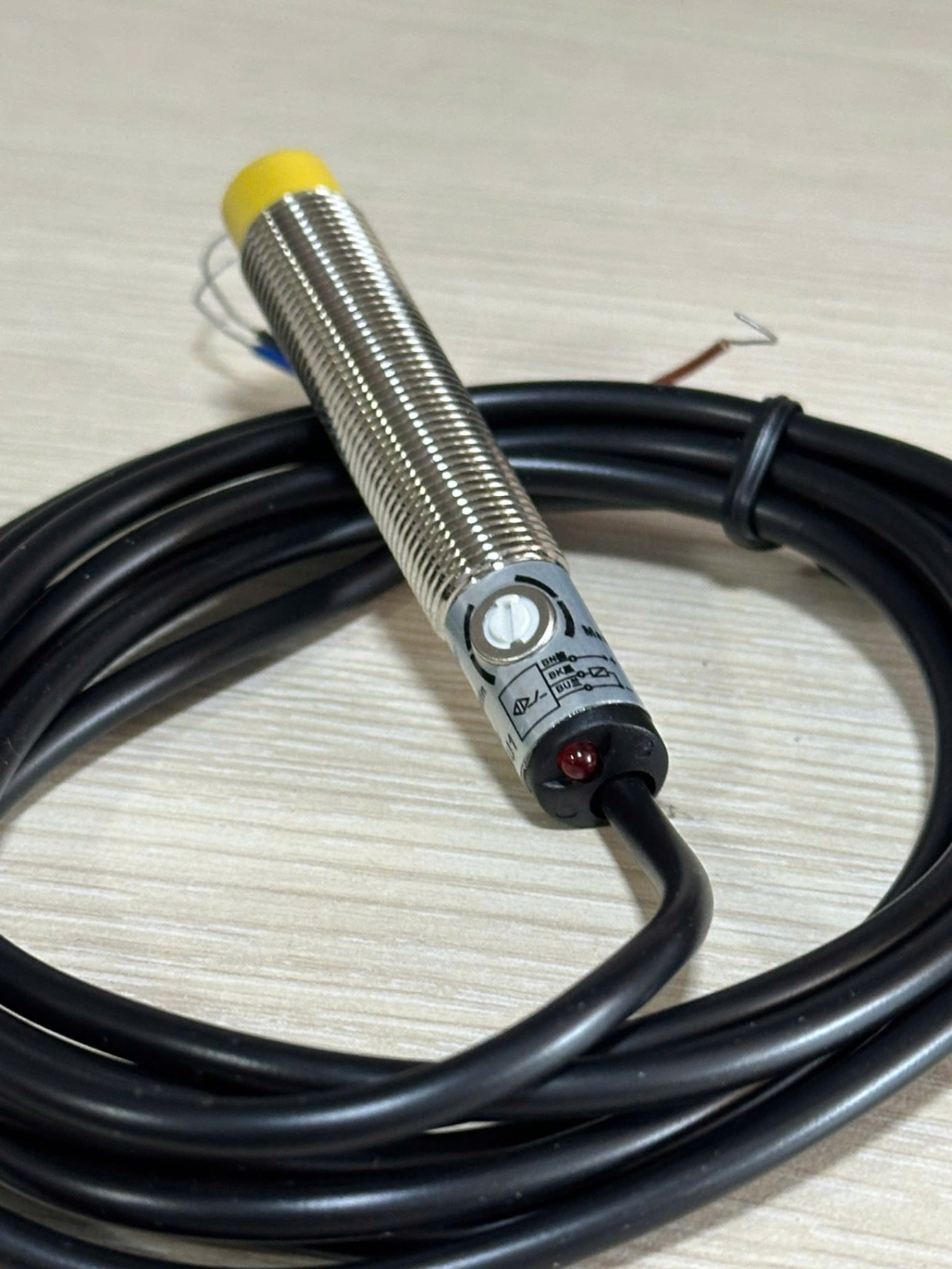 Cảm Biến Tiệm Cận Analog  M12 - 0-10V SRI12A-04U1 | tùy chọn M12 M18 J4-D8V XinShe 0-10V 4-20mA Vị Trí Tuyến Tính Kim Loại