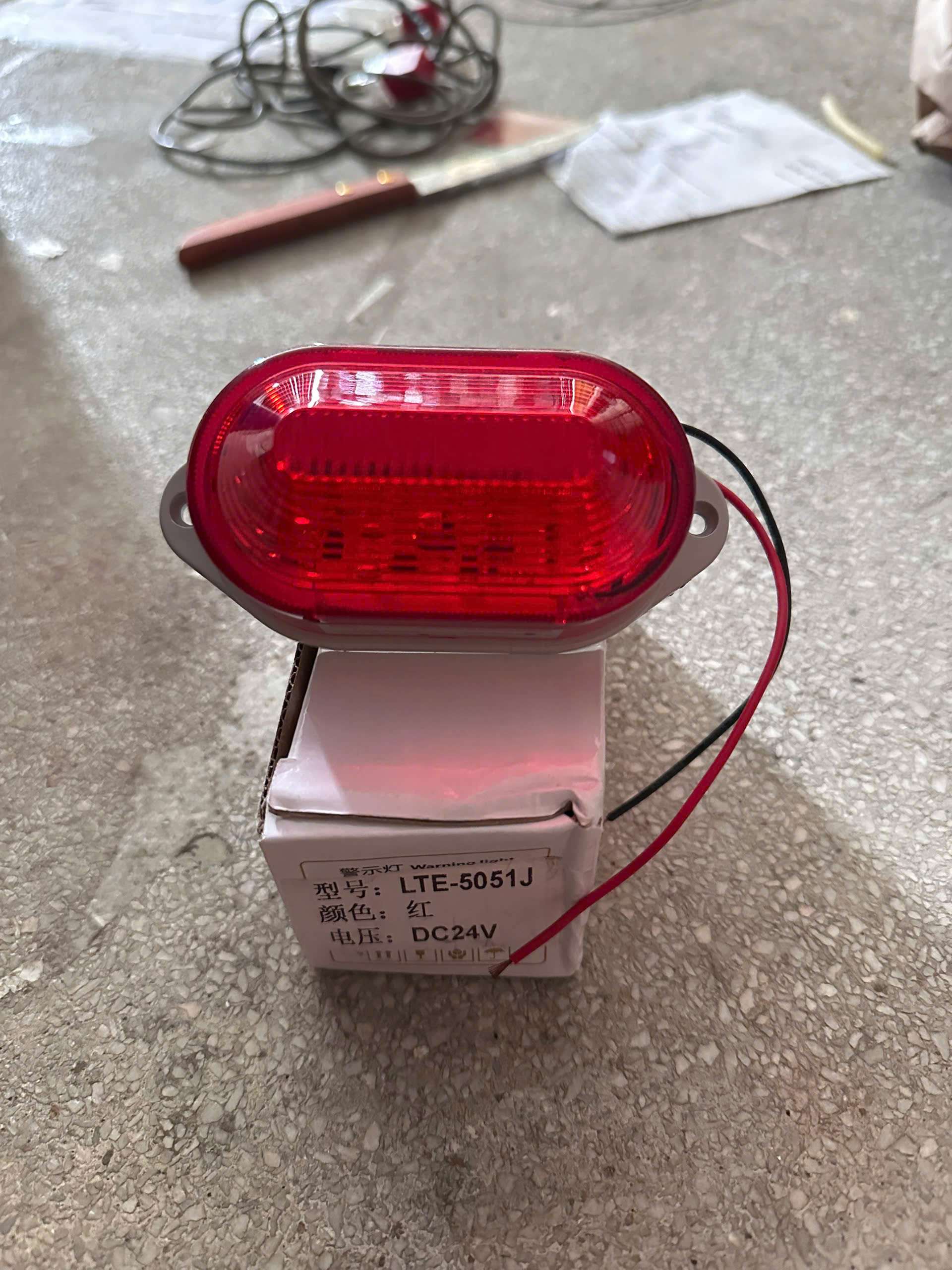Đèn Cảnh Báo LTE-5051J 24V Đỏ âm thanh vít vặn JZCN | tùy chọn : 12-220V màu đỏ vàng xanh , âm thanh ( vit / nam châm) , im lặng ( vit) - VÍT AT 24V Đỏ