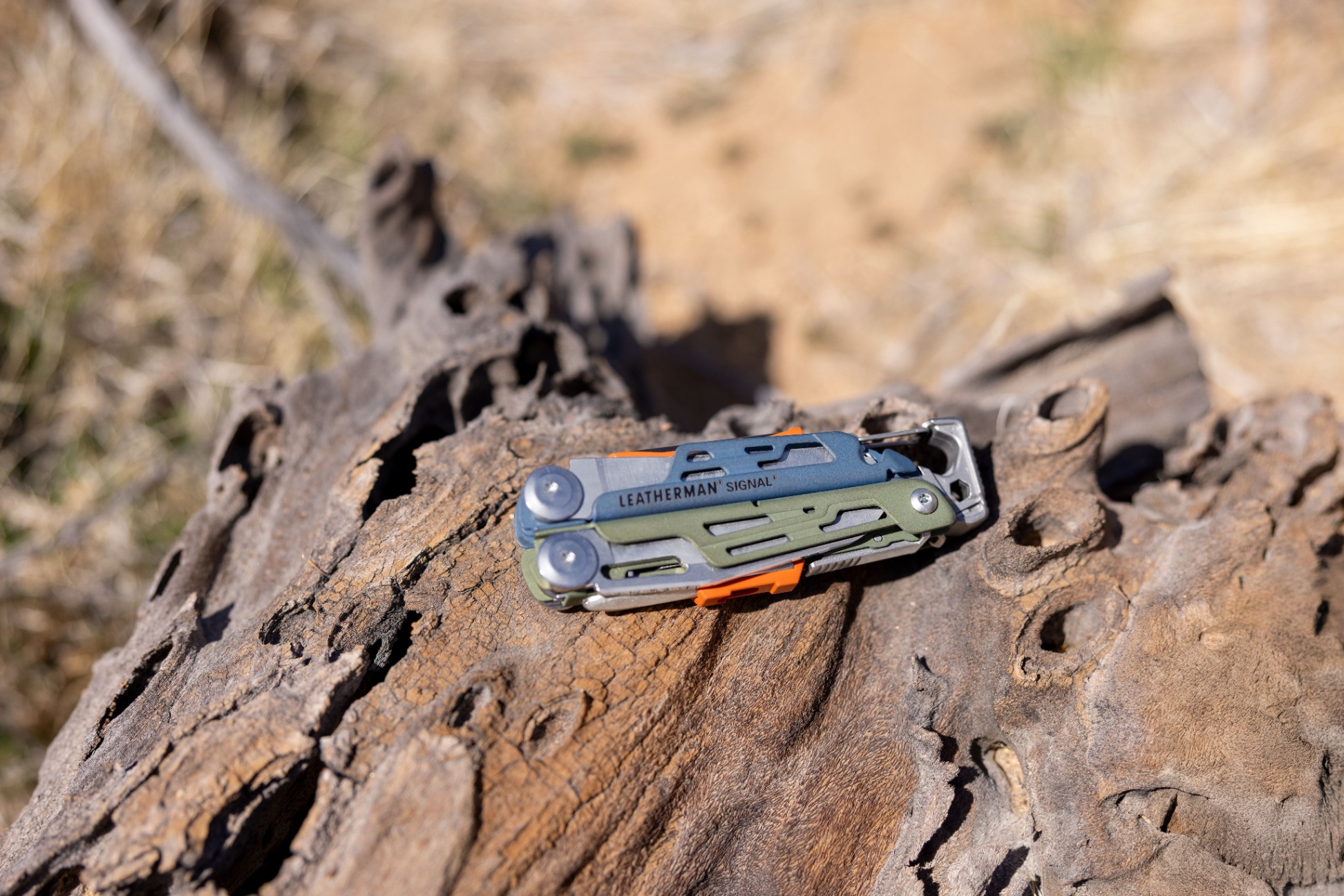 Dao đa năng Leatherman SIGNAL TUNDRASCAPE