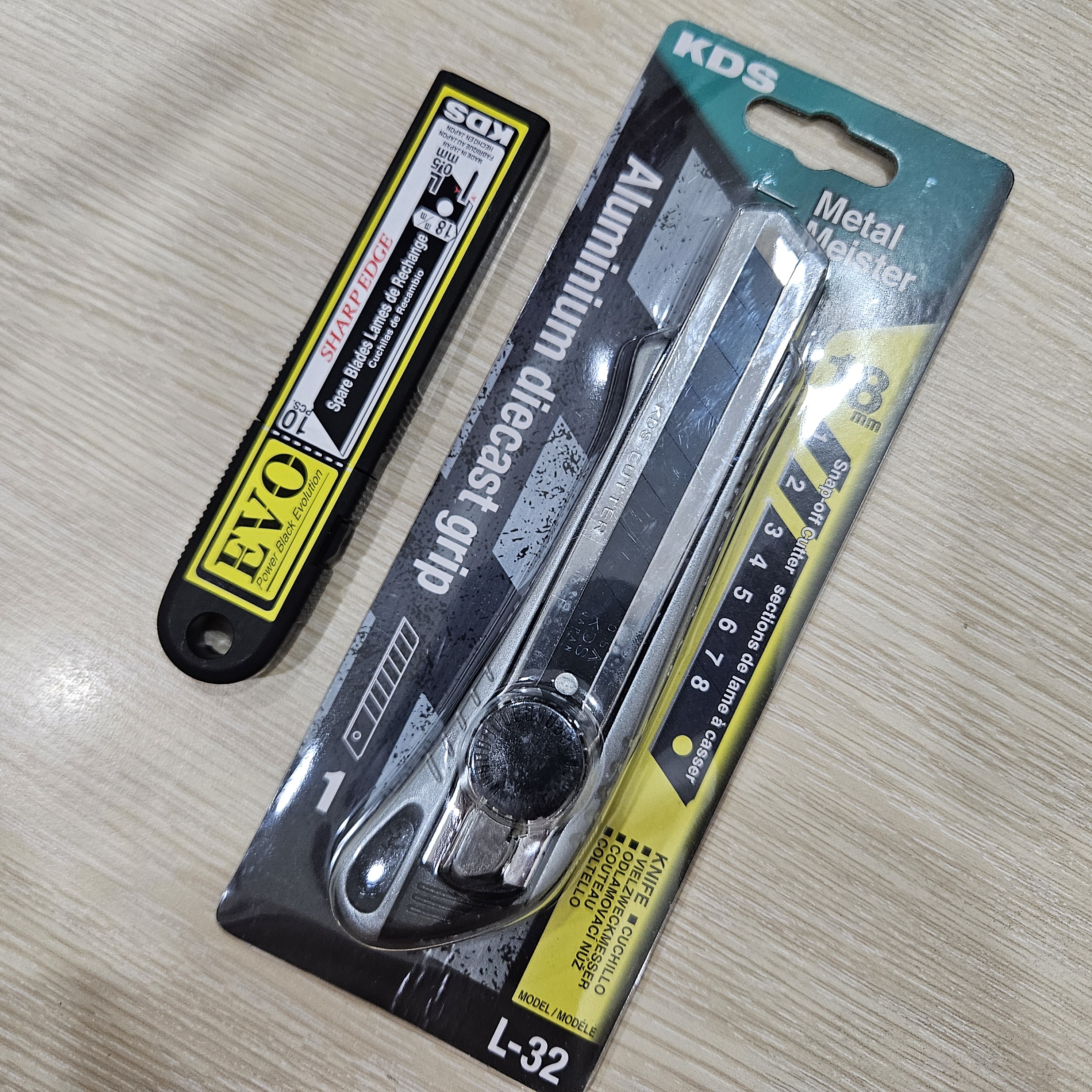 Bộ dao rọc đa năng L-32 kèm hộp 10 lưỡi