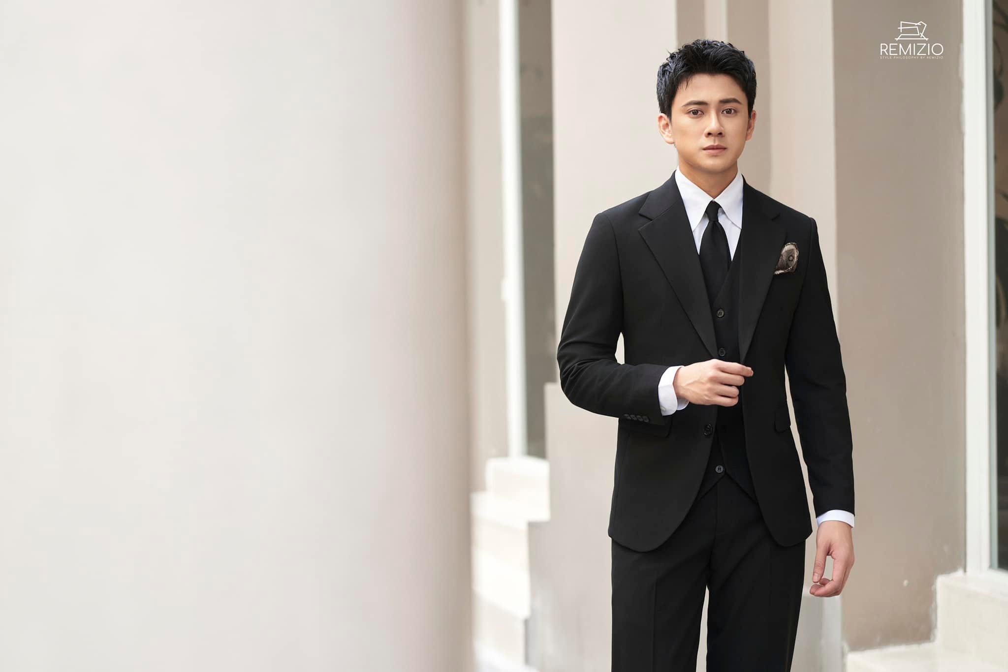 VTK Slimfit Jet Black Trơn 34606-11#