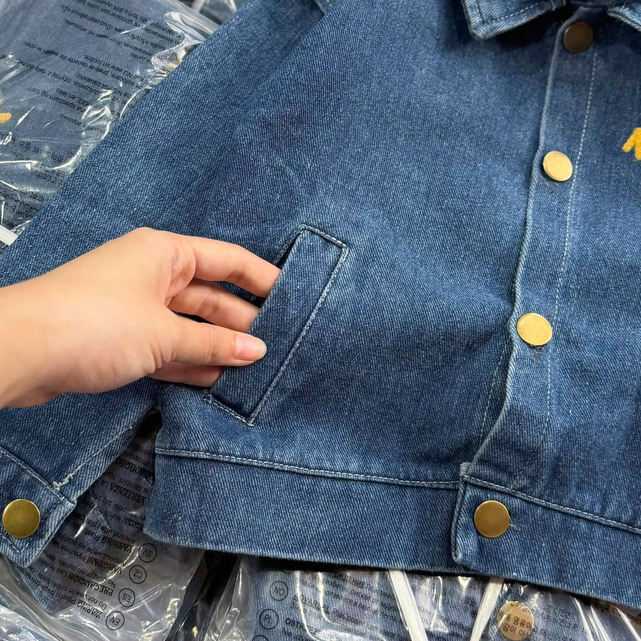 AB930 - ÁO KHOÁC JEANS BÒ XANH BÉ TRAI MICKEY MOUSE