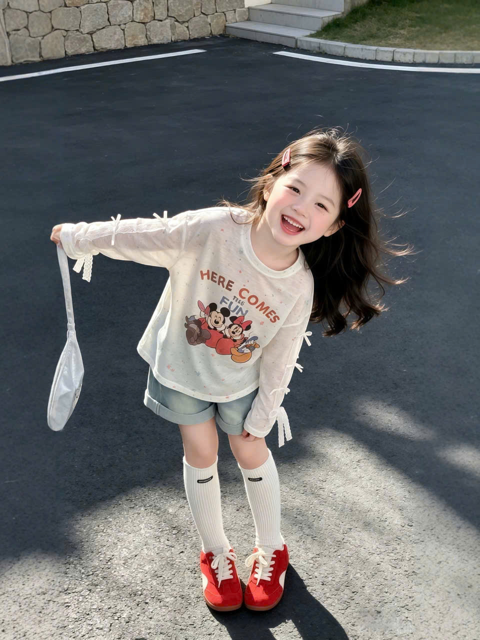 (CHỜ) AB942 - ÁO BÉ GÁI DÀI TRẮNG SAO MICKEY TAY REN NƠ