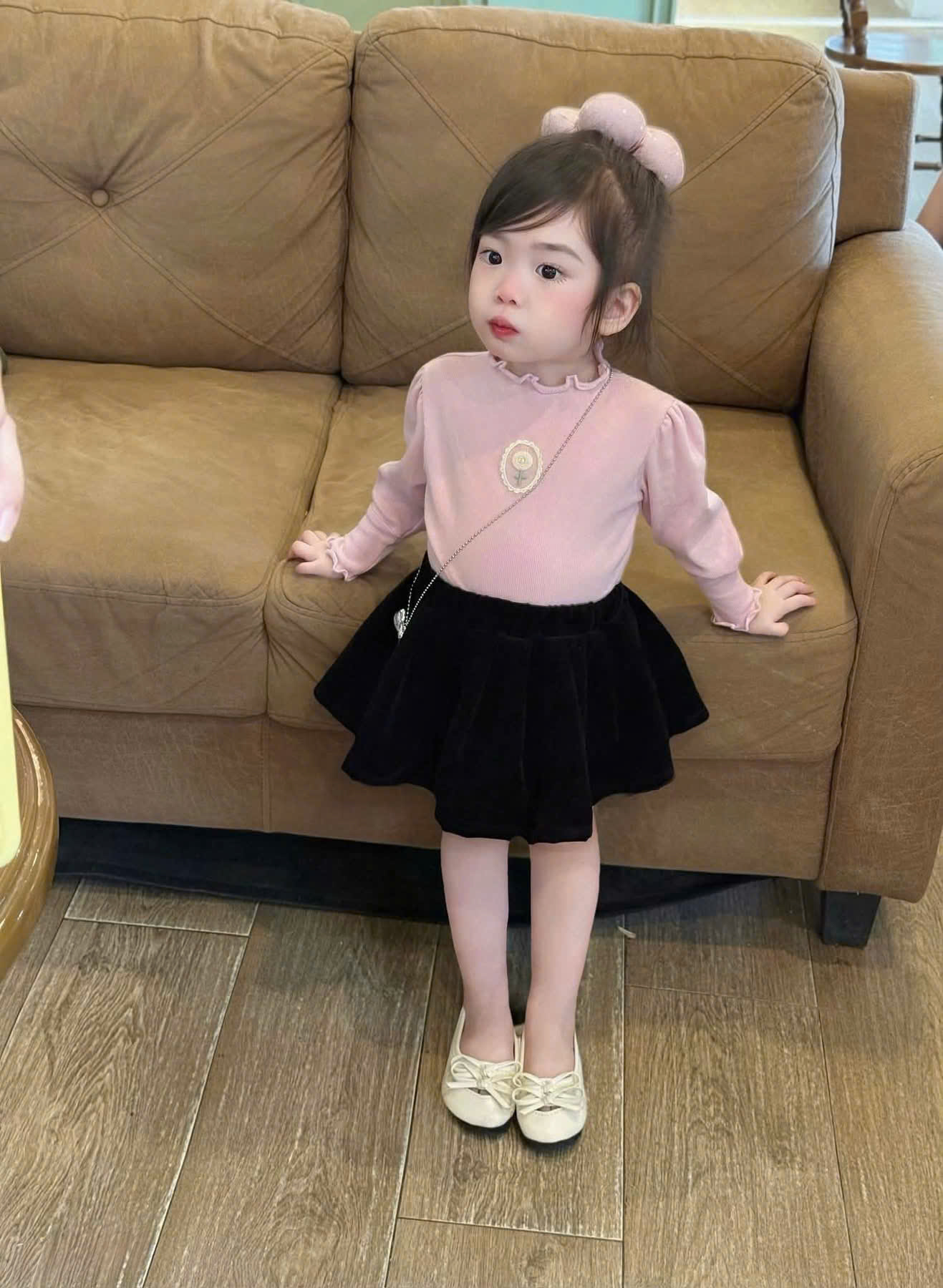 (CHỜ) AB945 - SET 2 ÁO BÉ GÁI ZIP DÀI CỔ BÈO THÊU HOA TIM hồng be