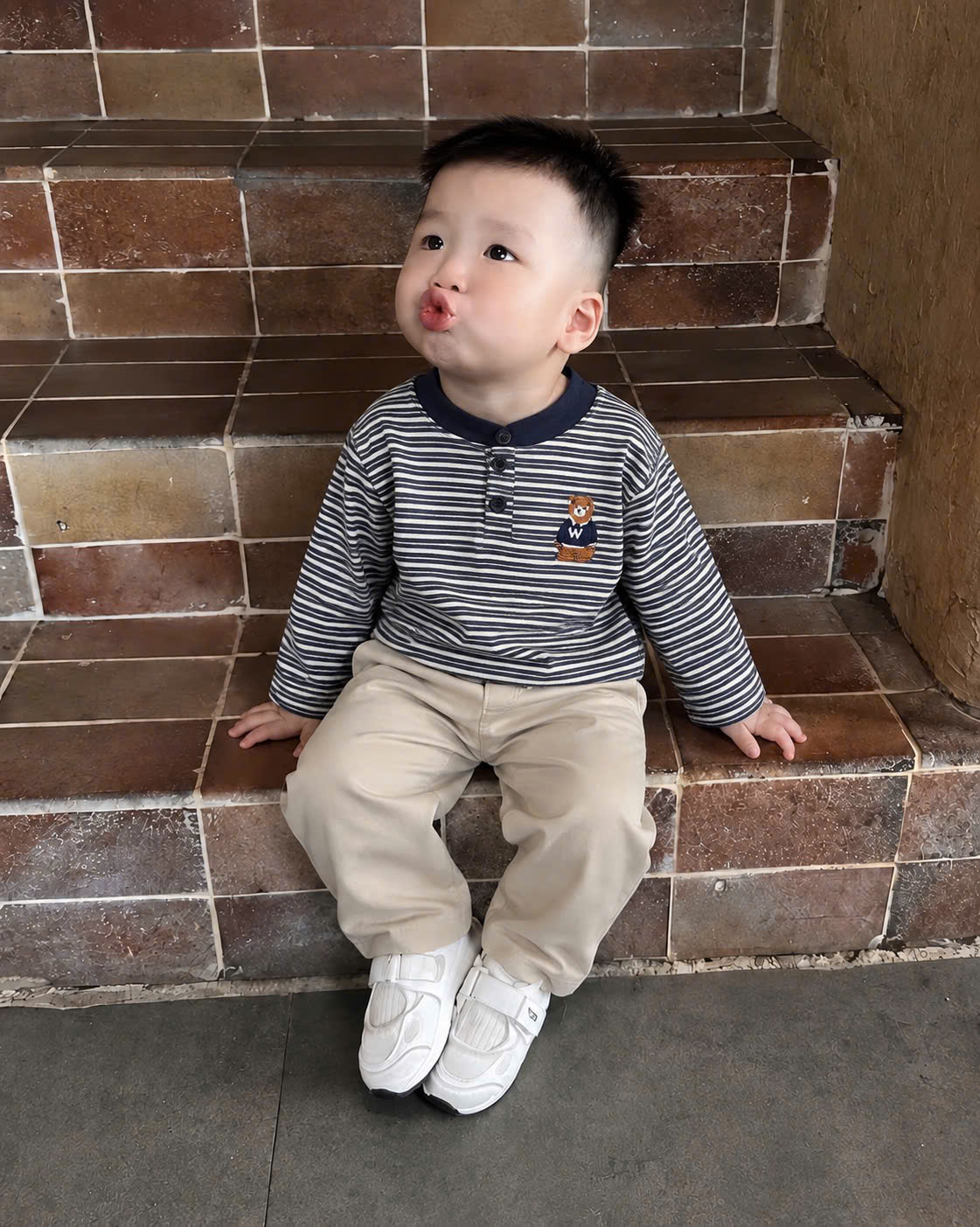 (CHỜ) AB979 - SET 3 ÁO BÉ TRAI CỔ CÚC THÊU GẤU W kẻ xám trắng