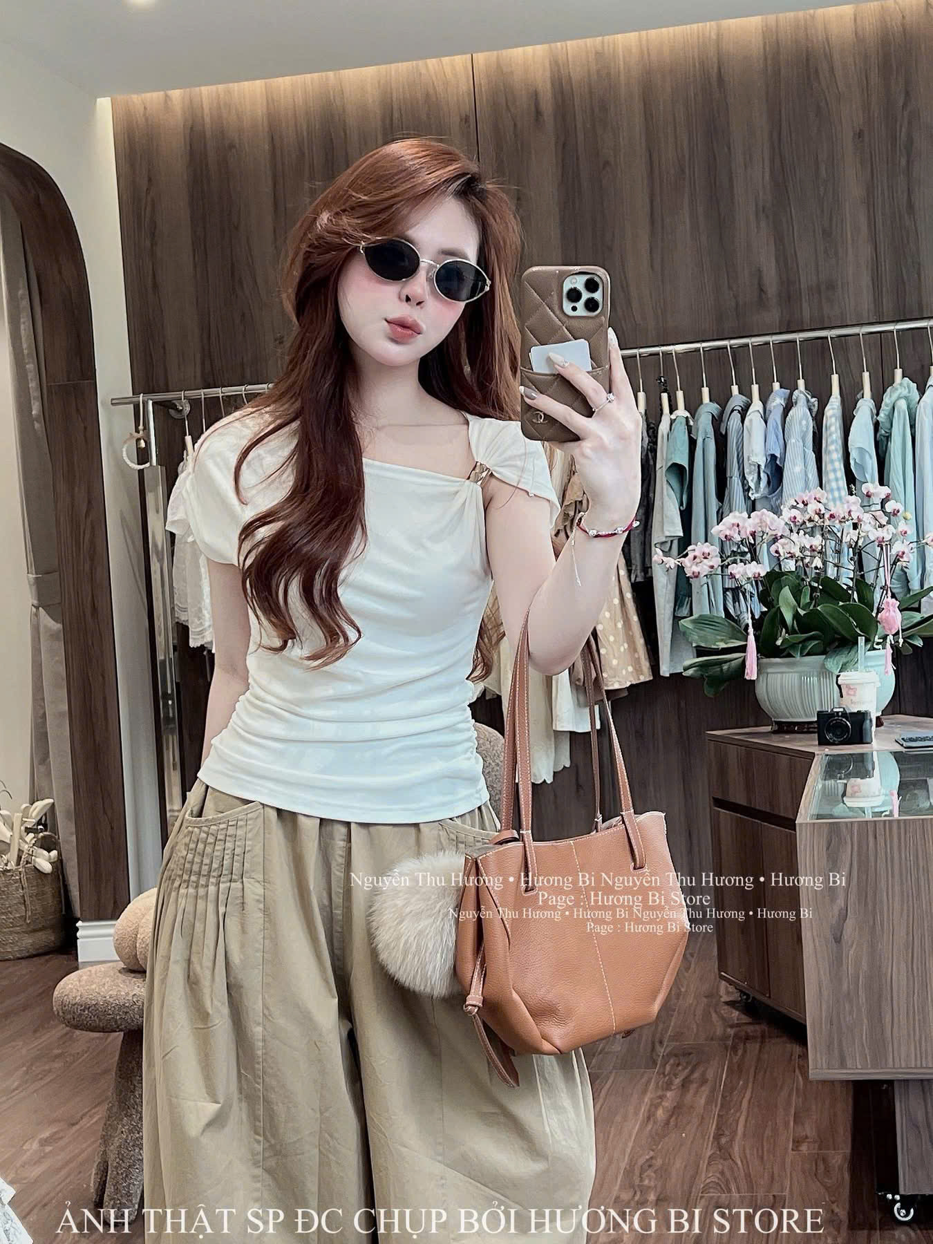 ANU414 - ÁO ZIP NỮ TRẮNG LỆCH ĐÍNH VAI
