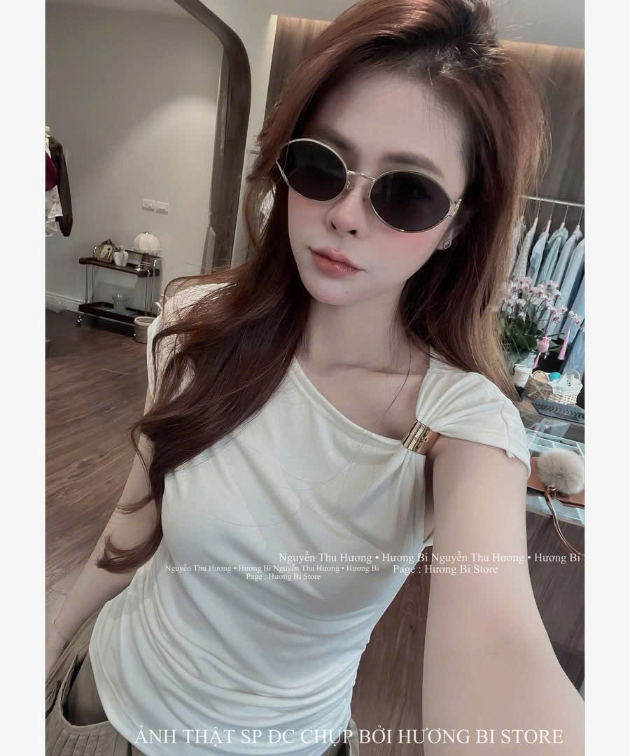 ANU414 - ÁO ZIP NỮ TRẮNG LỆCH ĐÍNH VAI