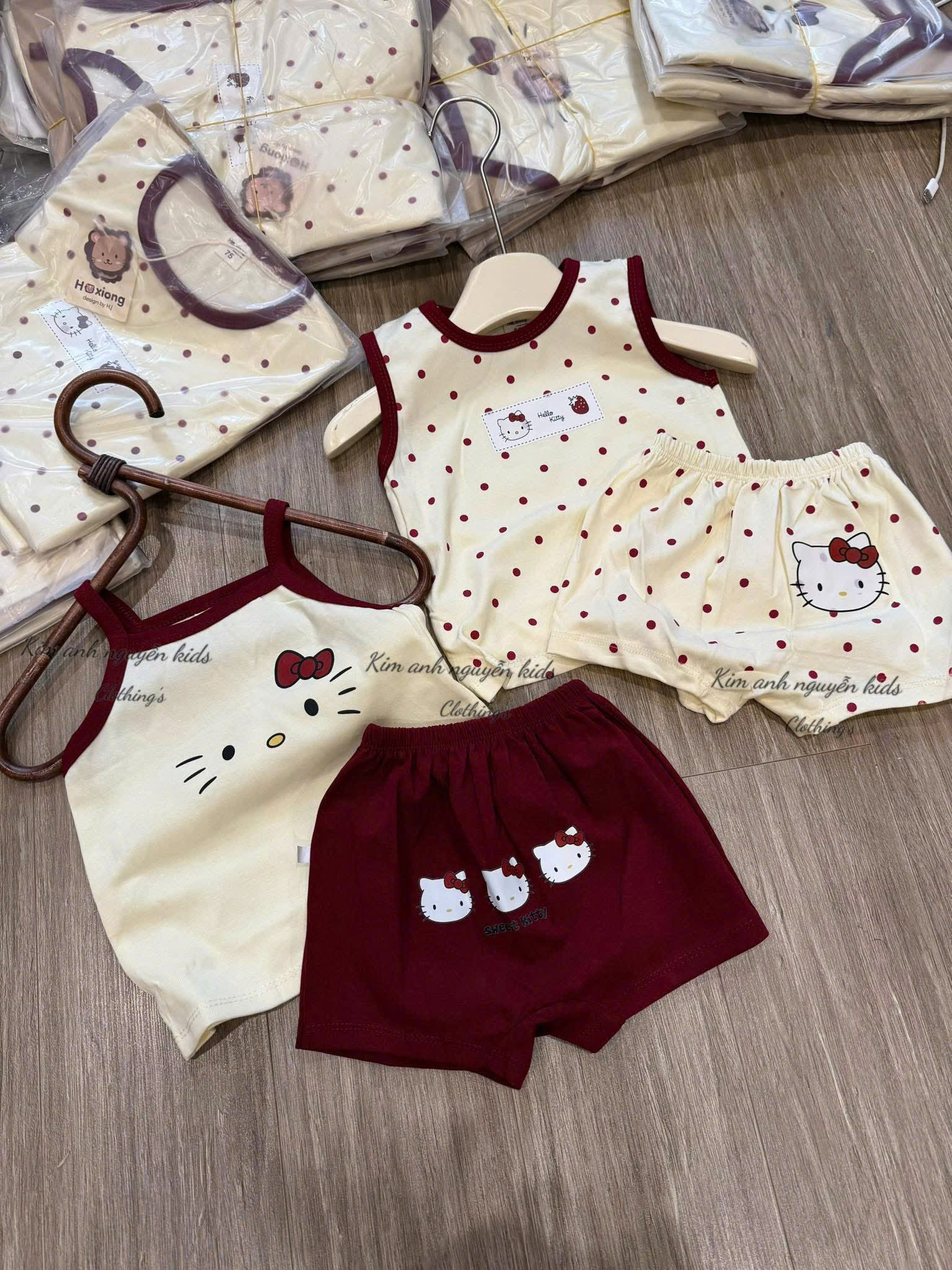 G008 - SET 2 BỘ BÉ GÁI BA LỖ 2S KITTY BE CHẤM BI