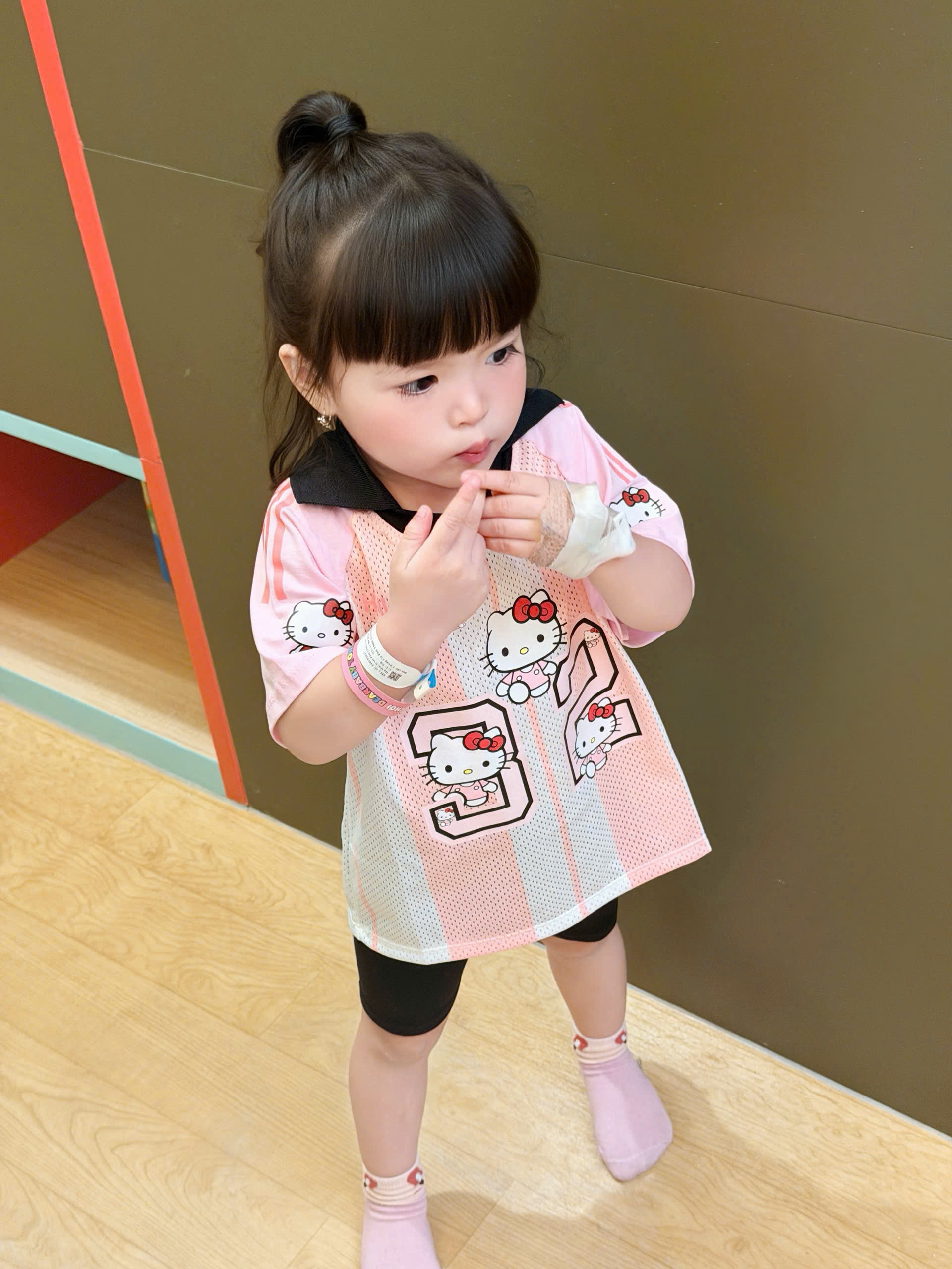 G052 - BỘ ĐÙI BÉ GÁI ÁO POLO LƯỚI KITTY 32 QUẦN ĐEN