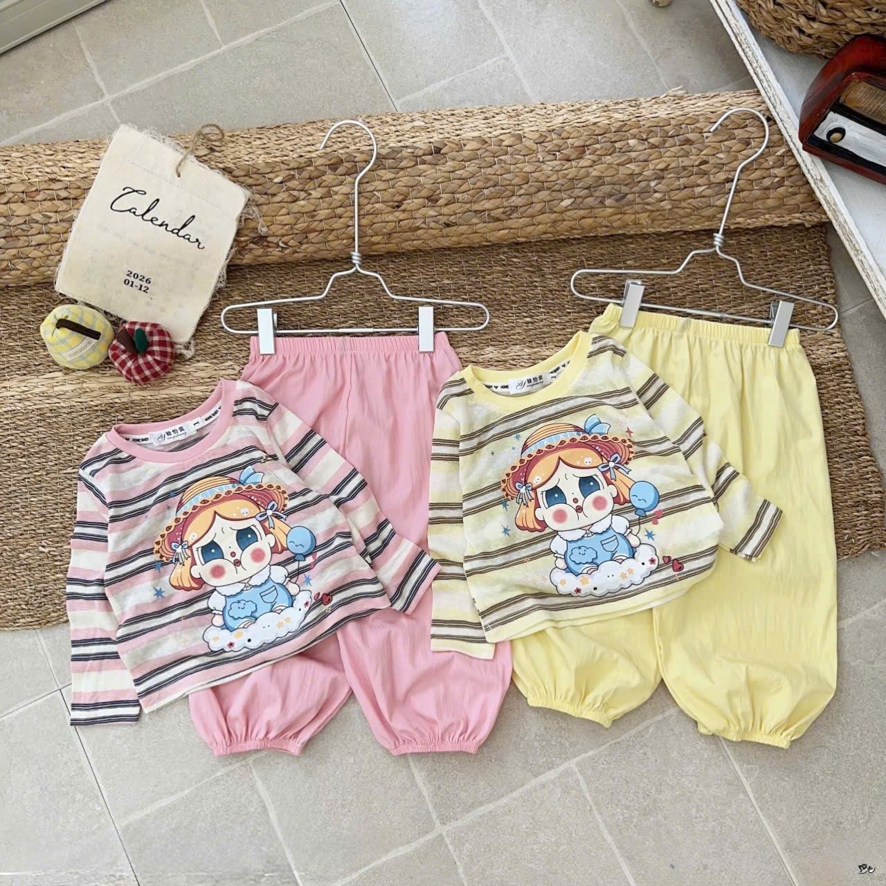(CHỜ) G107 - BỘ BÉ GÁI DÀI TAY KẺ NGANG CÔ BÉ QUẦN BOMBER