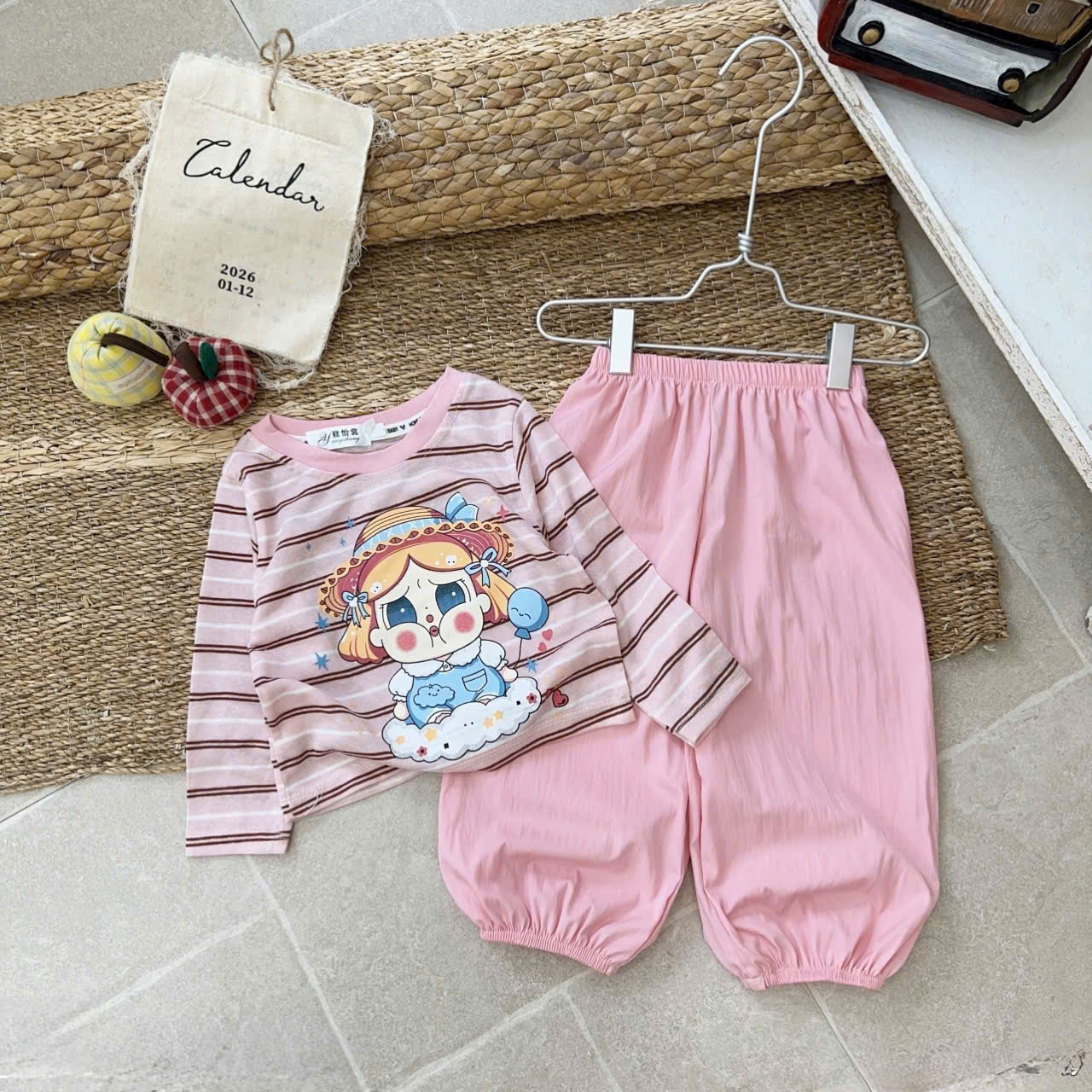 (CHỜ) G107 - BỘ BÉ GÁI DÀI TAY KẺ NGANG CÔ BÉ QUẦN BOMBER