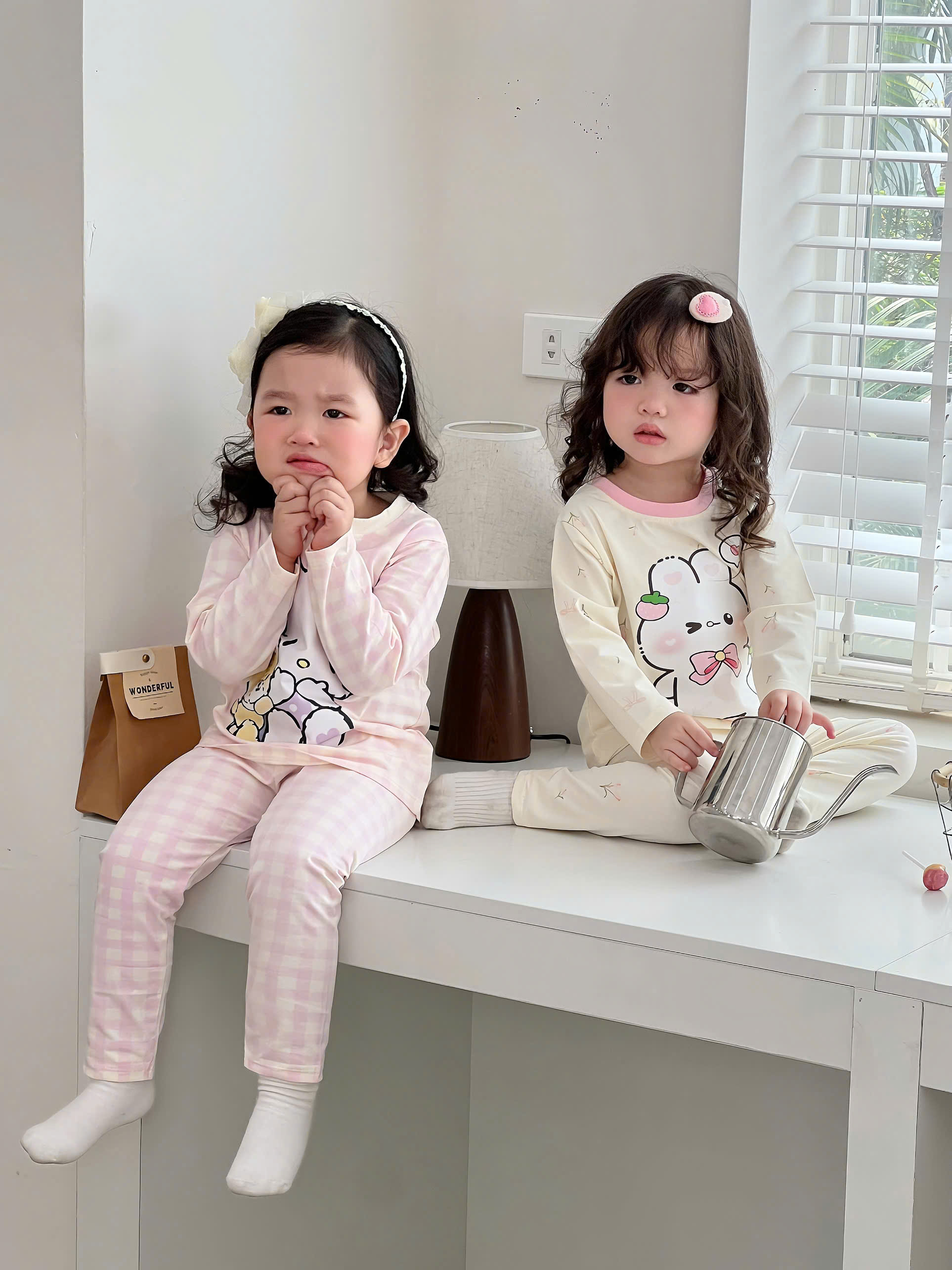 G114 - SET 2 BỘ BÉ GÁI DÀI TAY KITTY THỎ hồng caro be