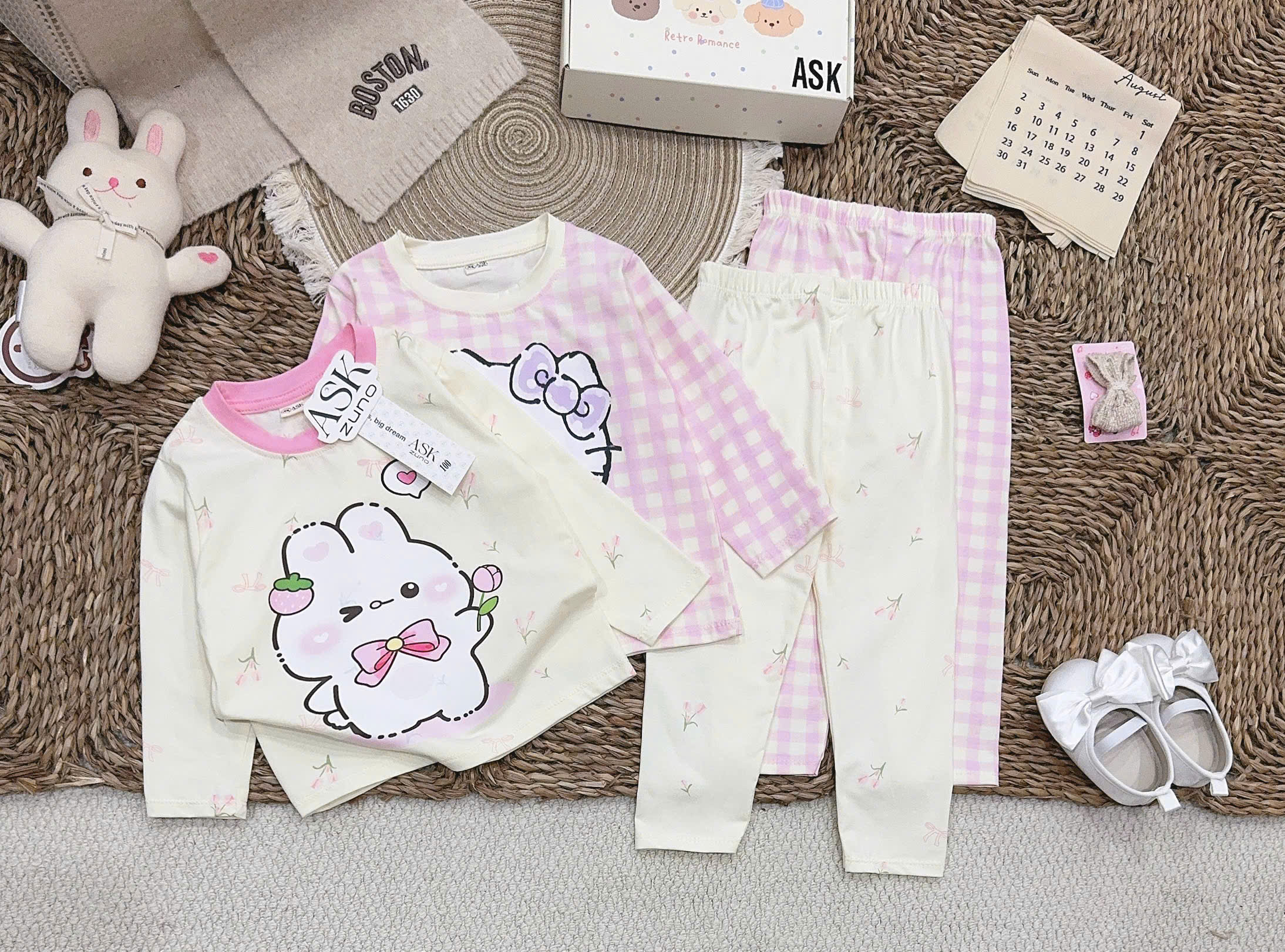 G114 - SET 2 BỘ BÉ GÁI DÀI TAY KITTY THỎ hồng caro be
